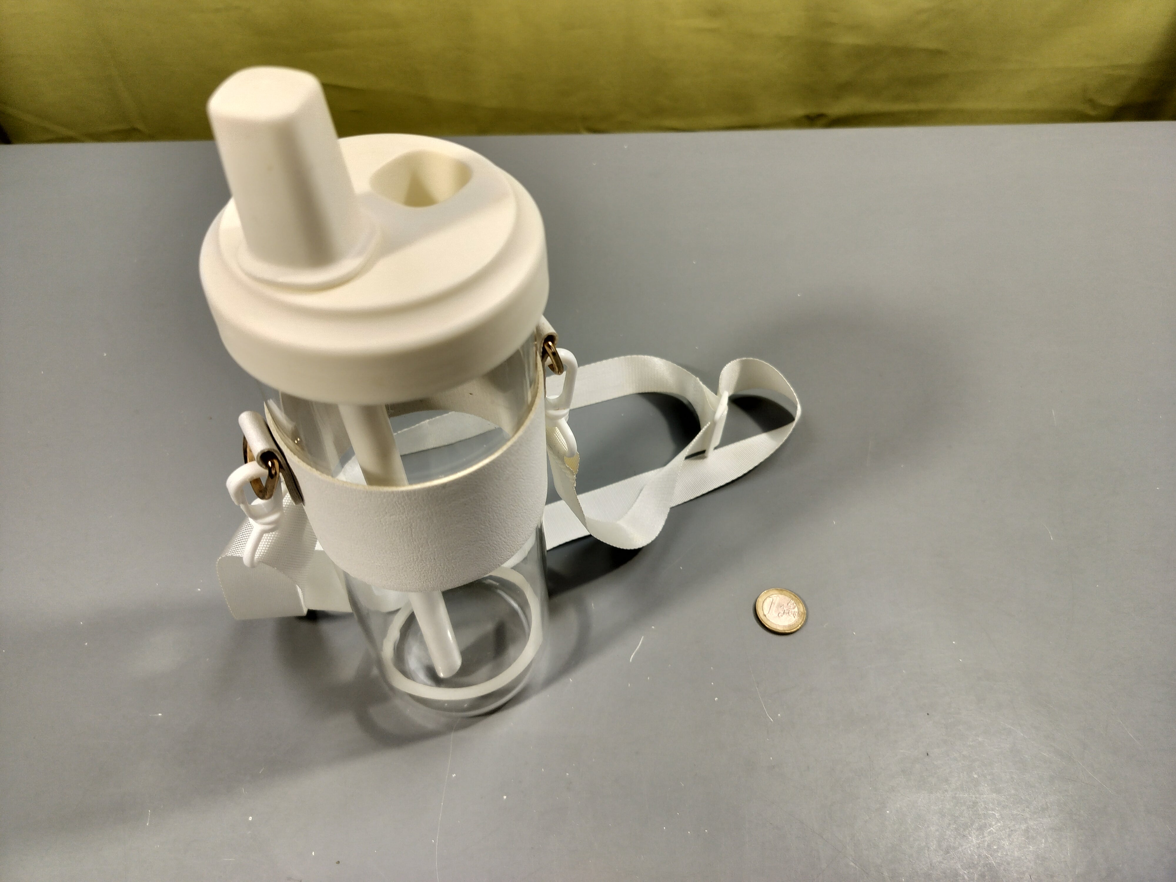 Bouteille d'eau en verre amovible avec paille