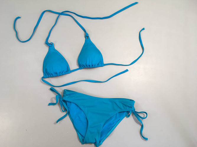 Bikini bleu Tribord légèrement bouloché, moins cher chez Petit Kiwi