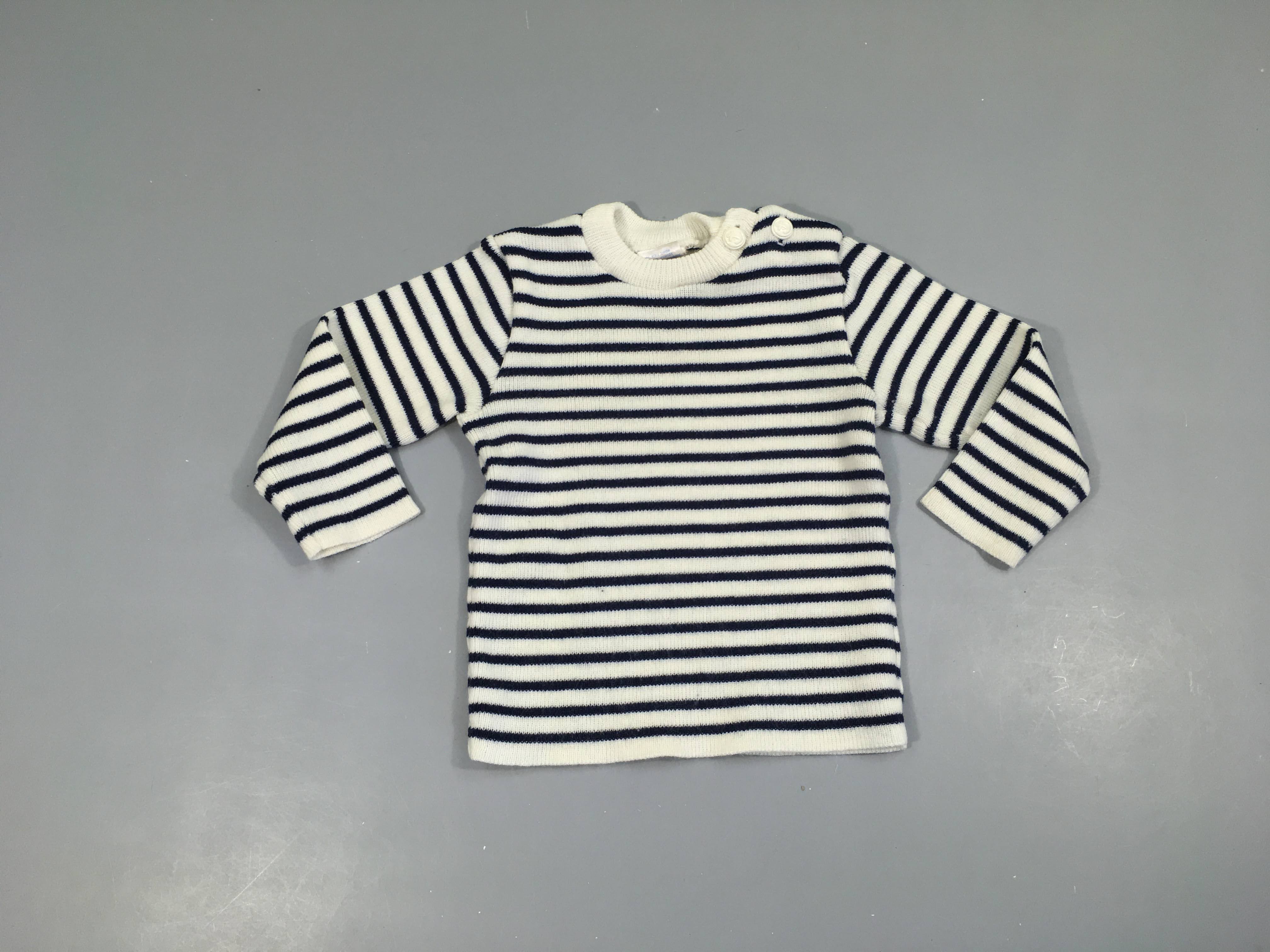 Pull blanc rayé bleu marine