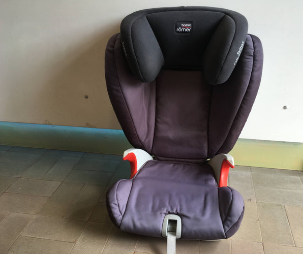 Siège auto Kidfix SL black Britax Römer, de 4 à 12 ans (15-36 kg), moins cher chez Petit Kiwi