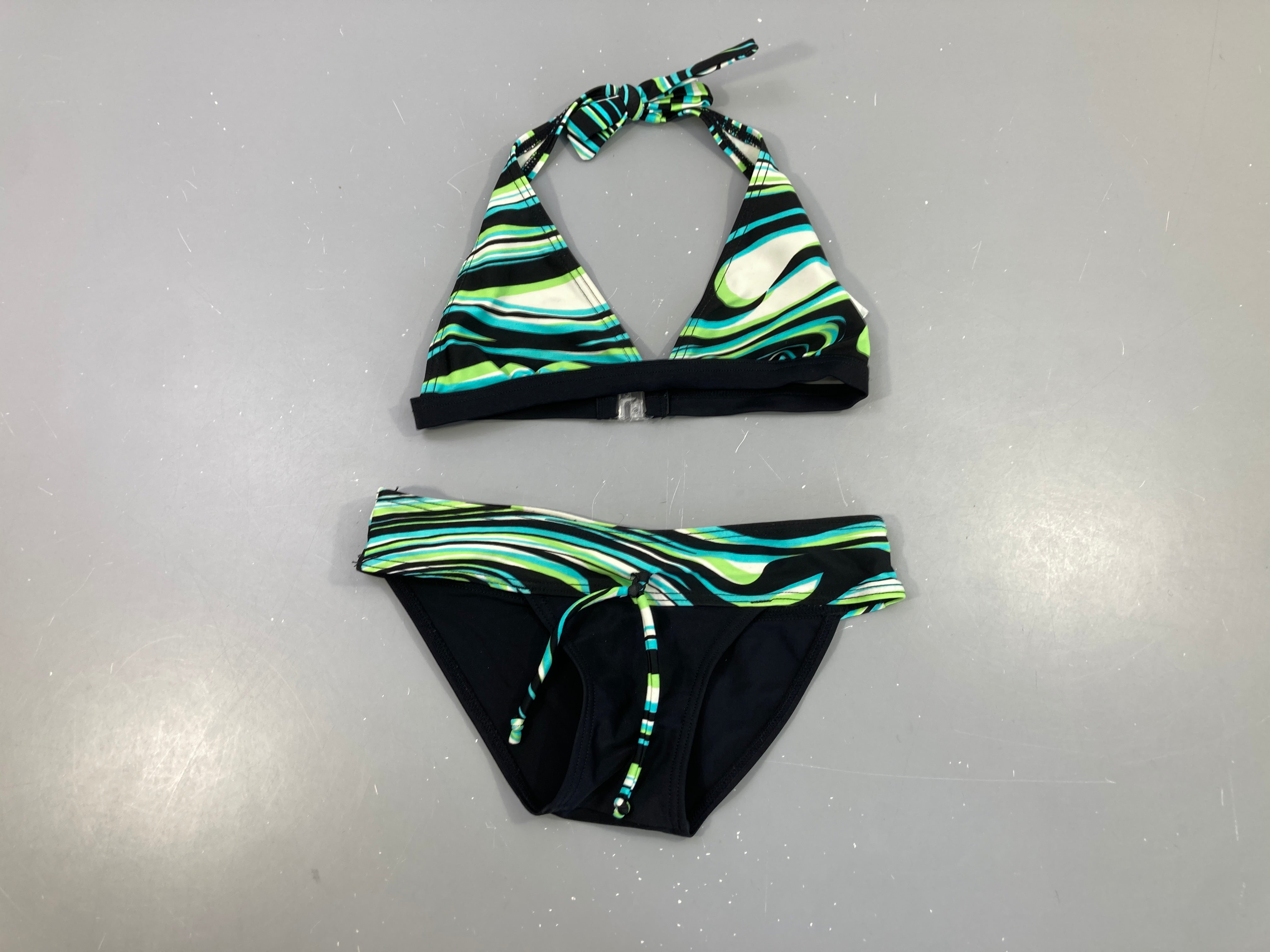 Bikini noir motif bleu/vert