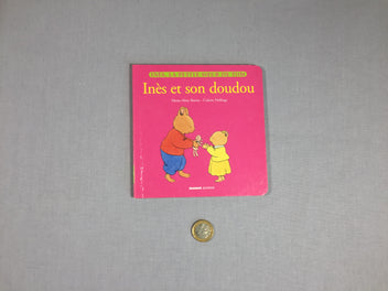 Inès et son doudou