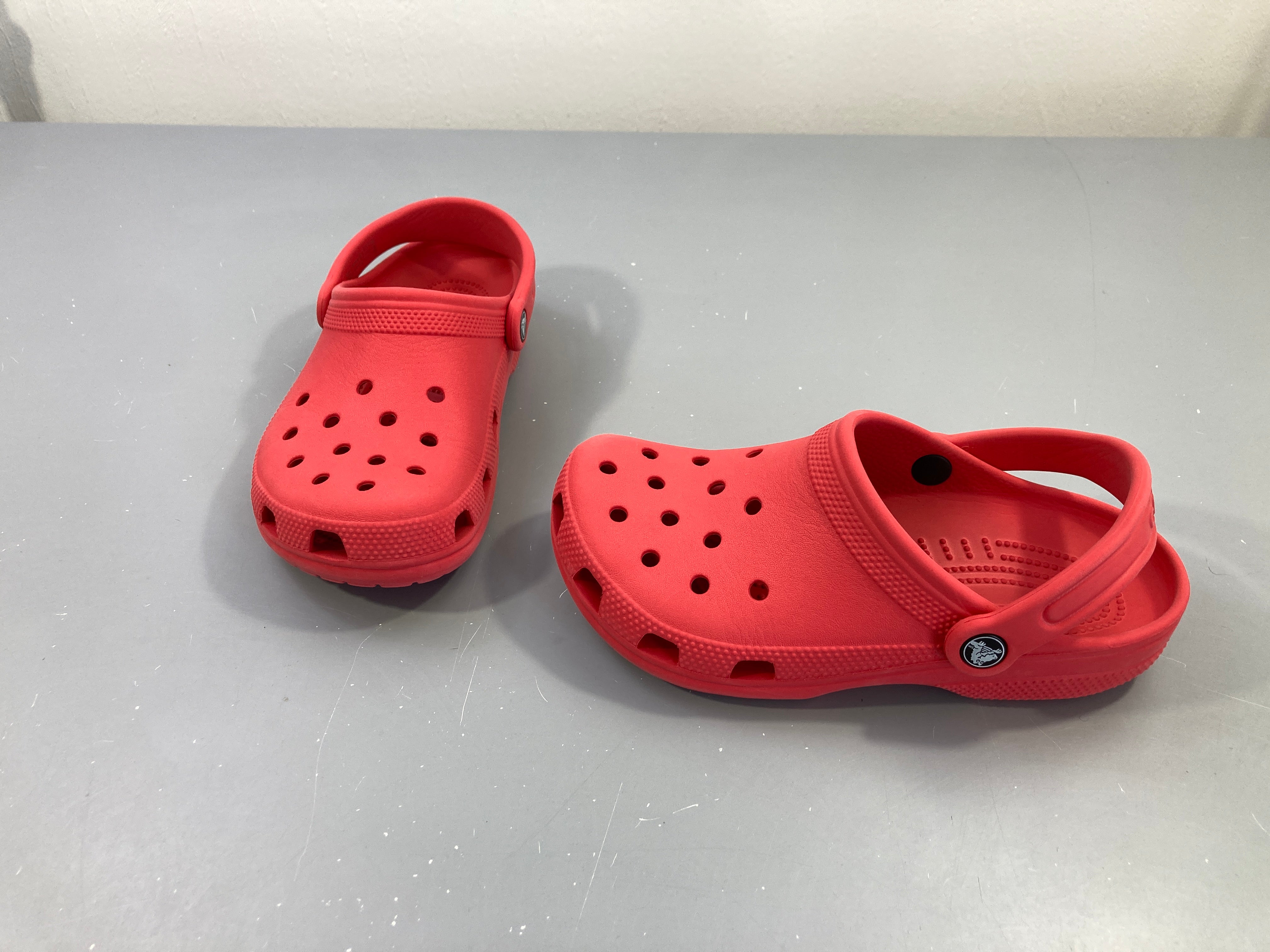 Crocs rouges, 36-37