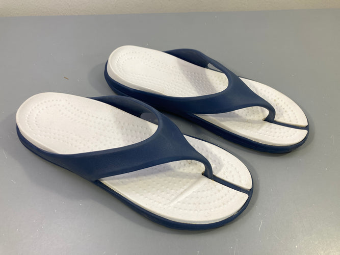 Claquettes blanc-bleu, moins cher chez Petit Kiwi