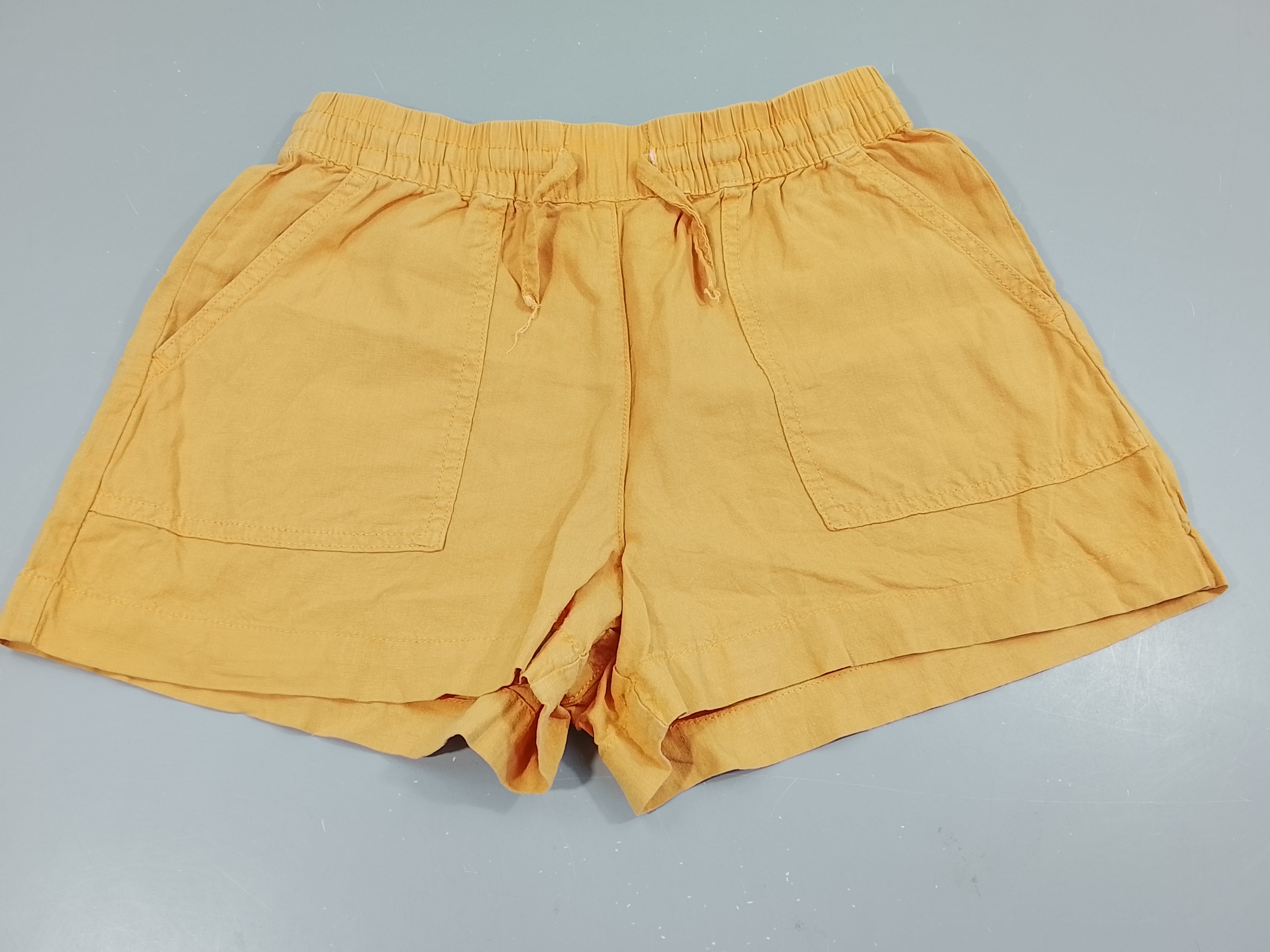 Short jaune