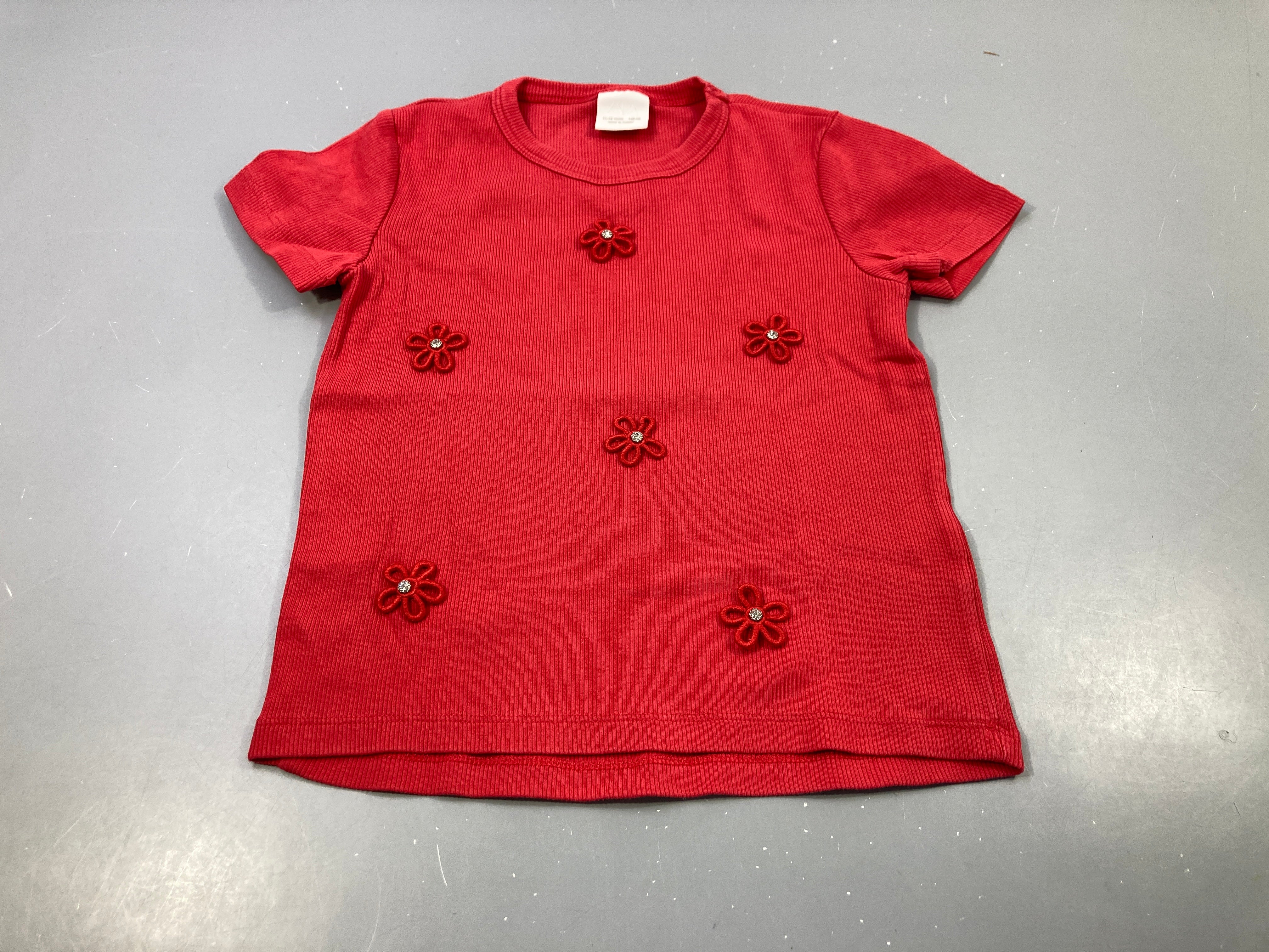 T-shirt m.c rouge côtelé motifs fleurs avec strass