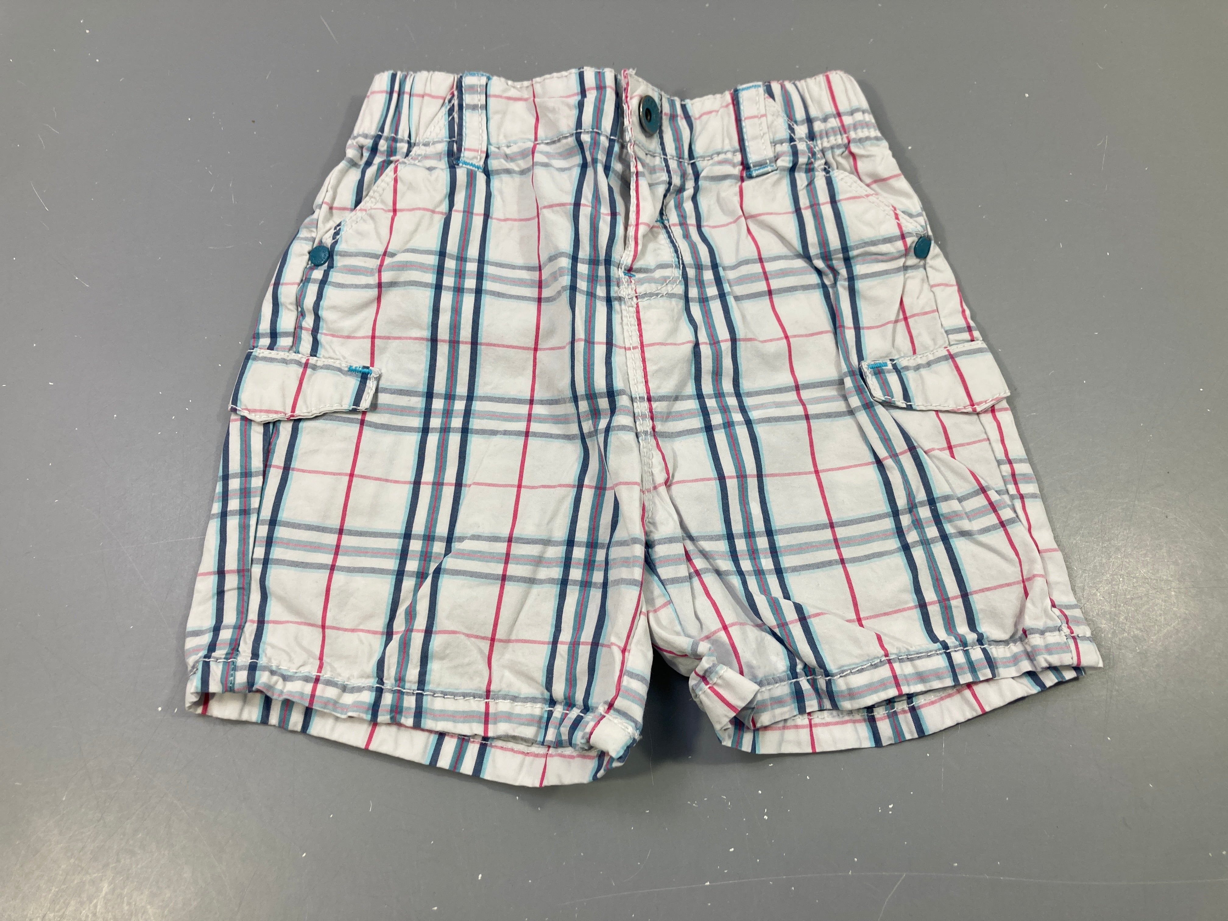 Short blanc  à carreaux rose et bleu