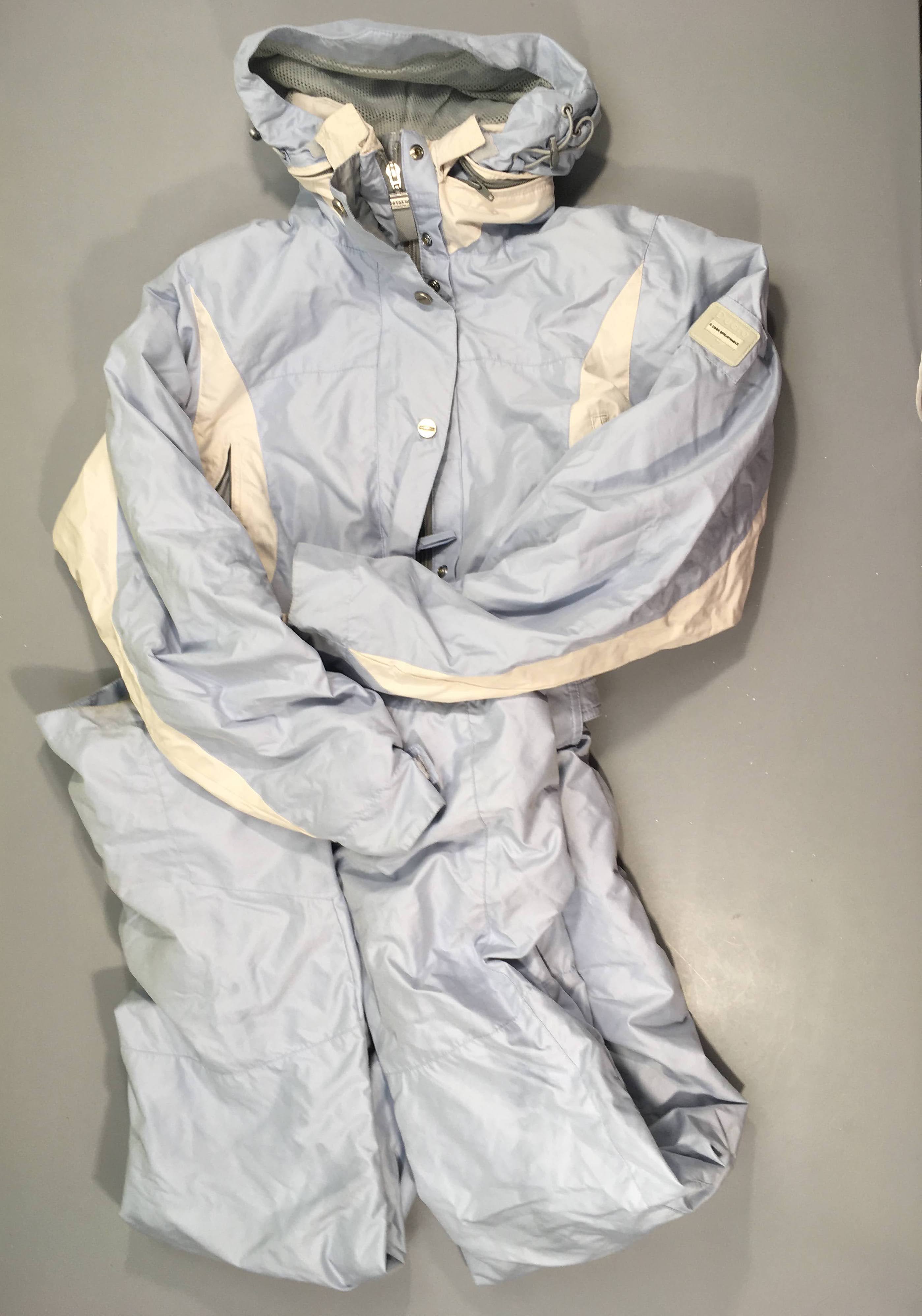 Combinaison de ski à capuche degré7 - taille 38, bas des jambes taché