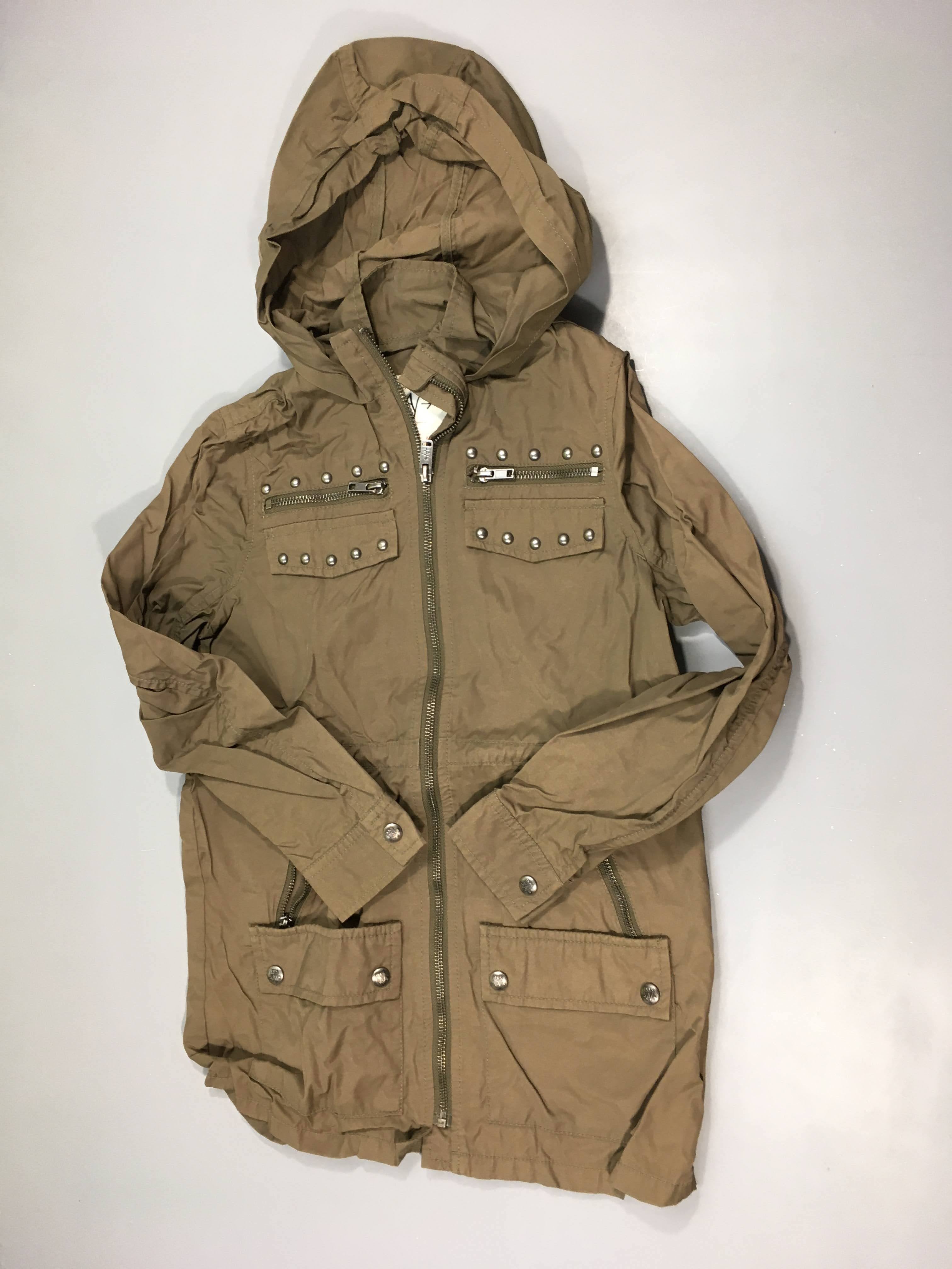 Manteau coupe-vent kaki clous à capuche