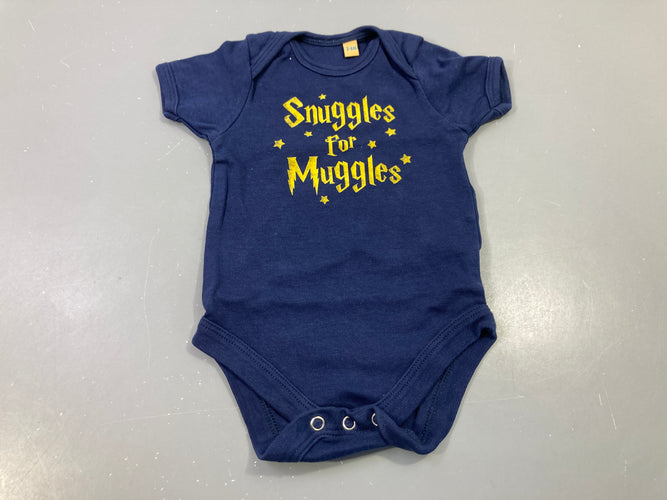 Body m.c bleu marine "Snuggles for Muggles", moins cher chez Petit Kiwi