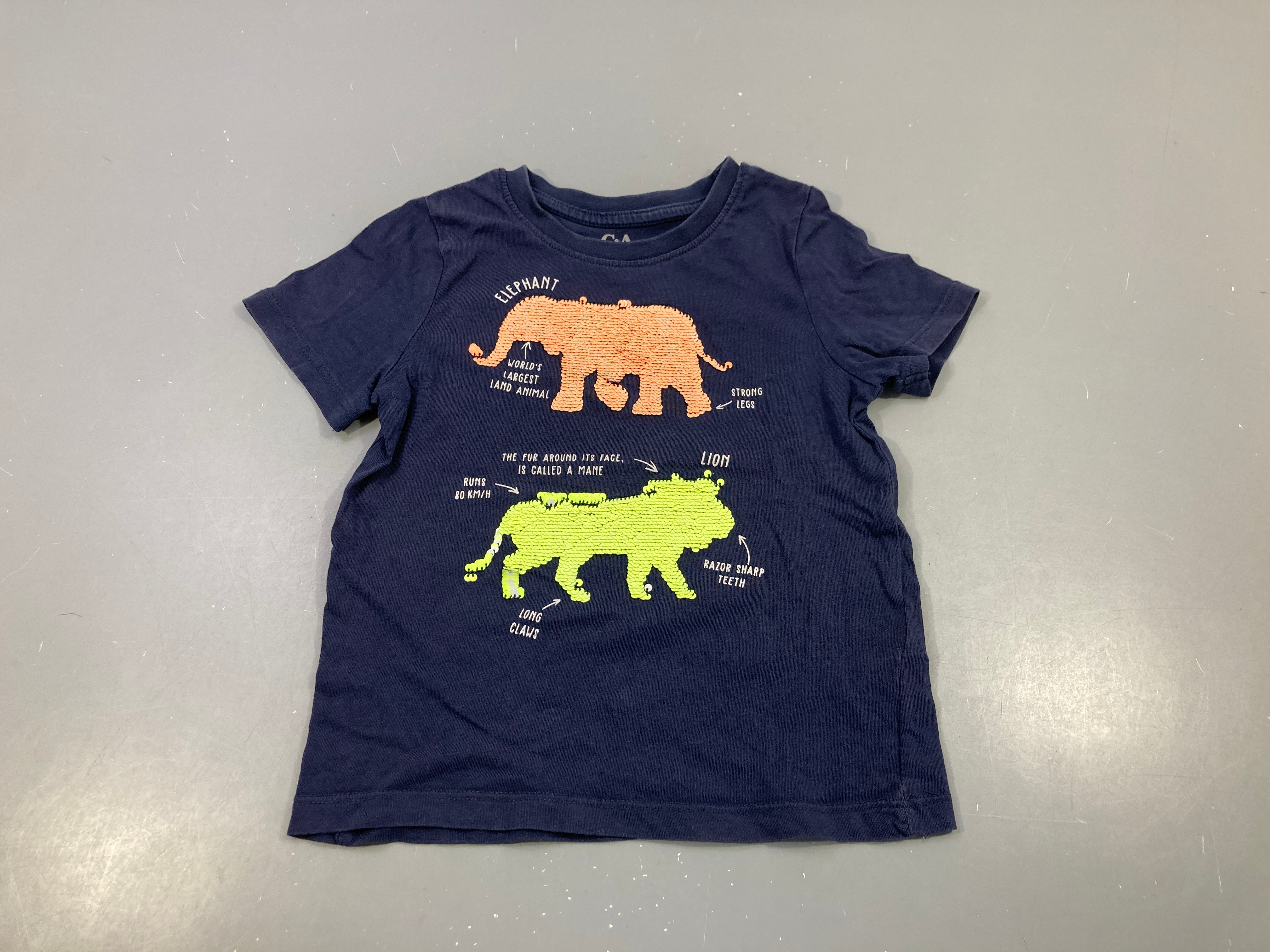 T-shirt m.c bleu marine , éléphant en séquins réversibles