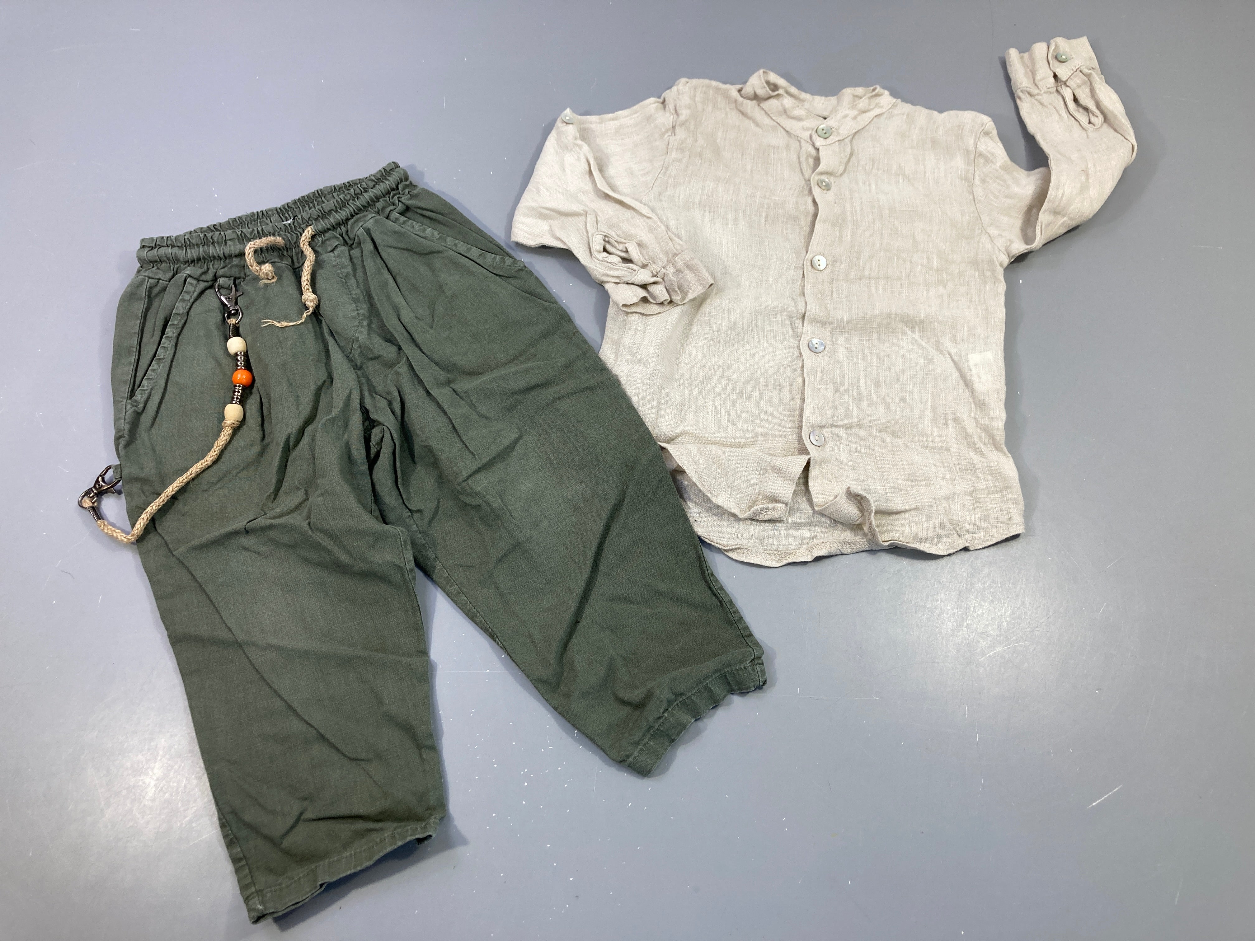 Ensemble Chemise m.l style lin beige + Pantalon  kaki avec déco perles