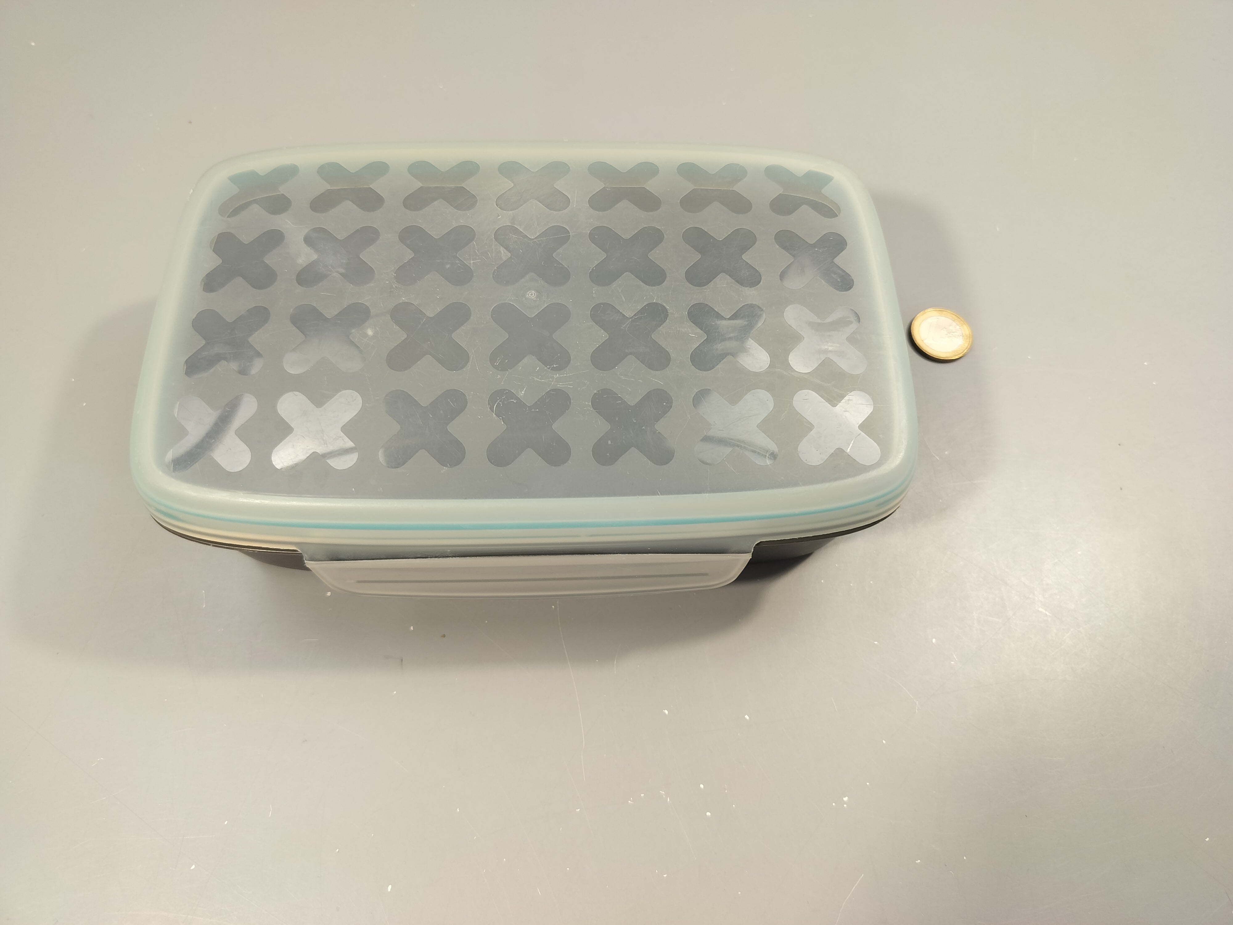 Boîle repas gris, couvercle transparant.