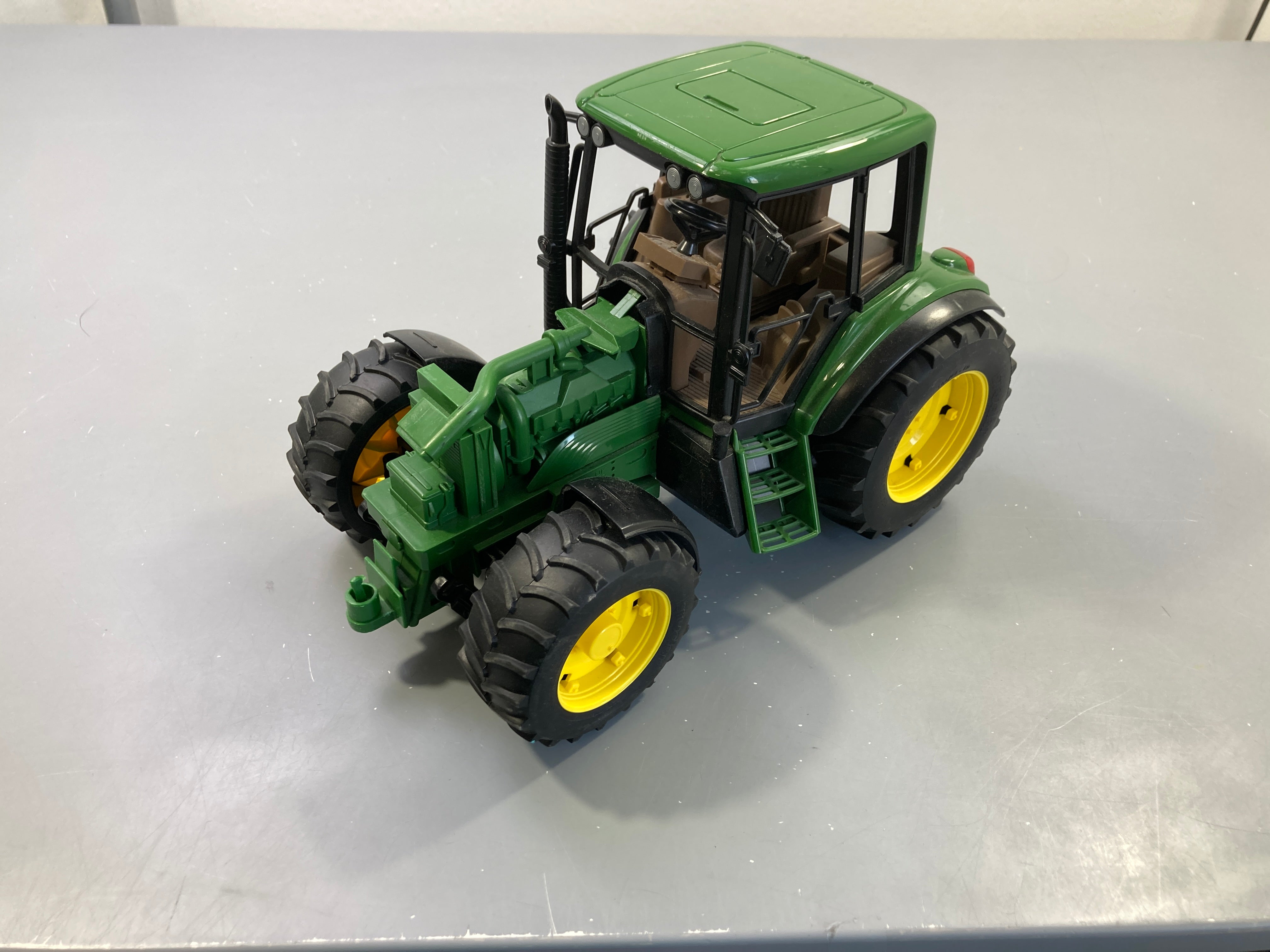 Bruder-Tracteur vert John Deere Vendu sans le cache moteur