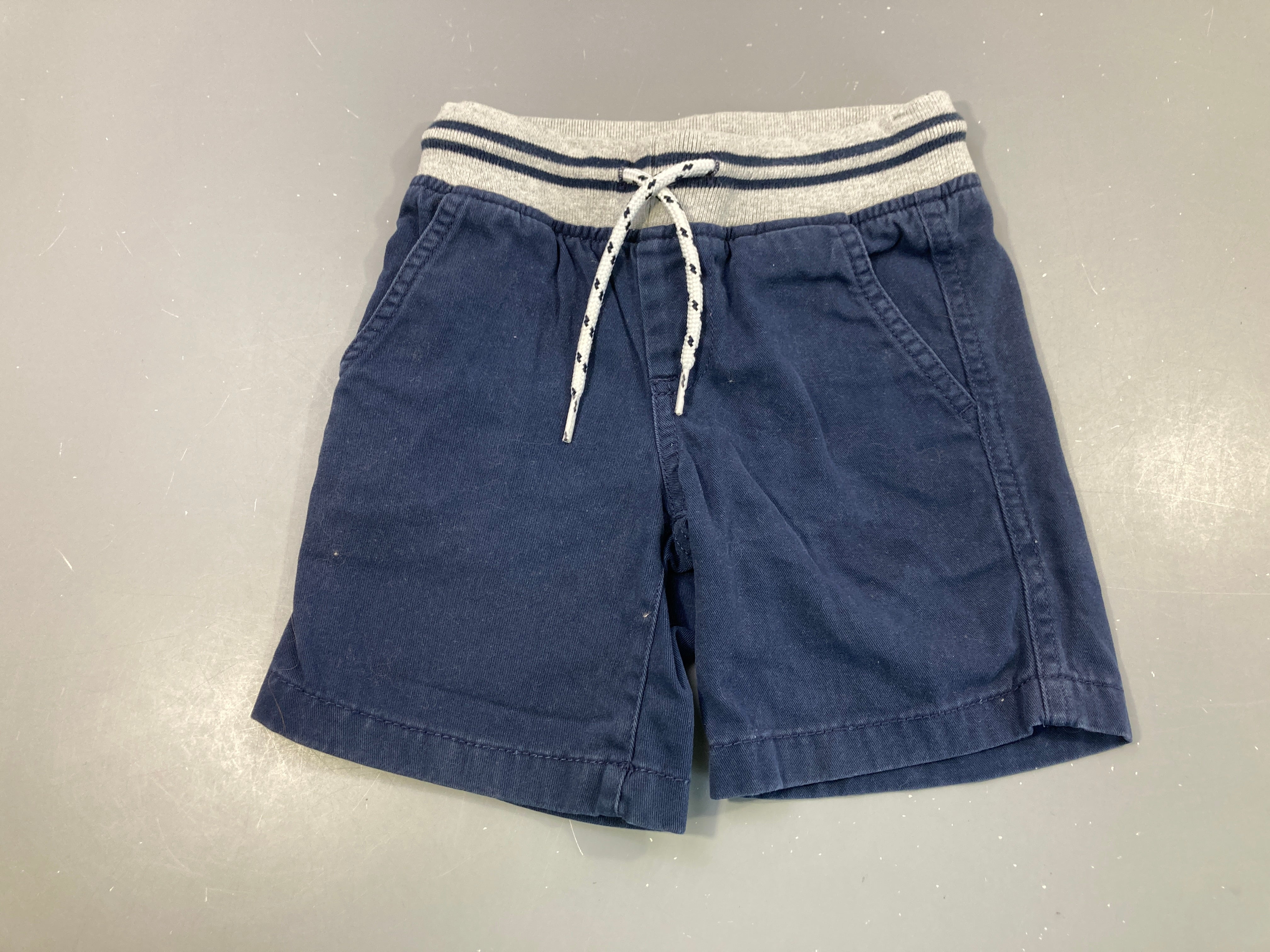 Bermuda toile bleu foncé taille élastique