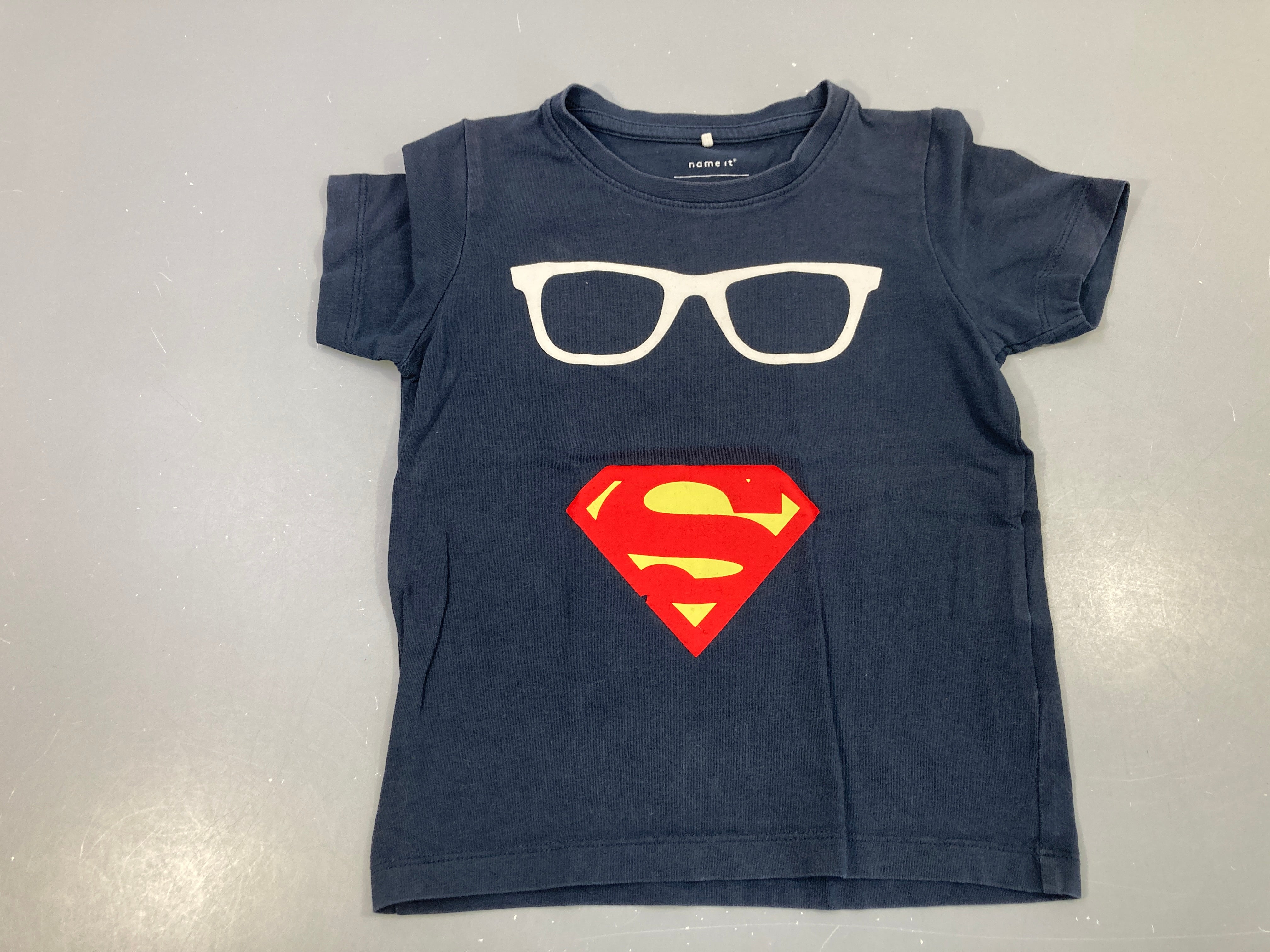 T-shirt m.c bleu foncé lunettes superman