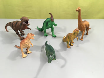 Lot de grandes figurines dinosaures en plastique