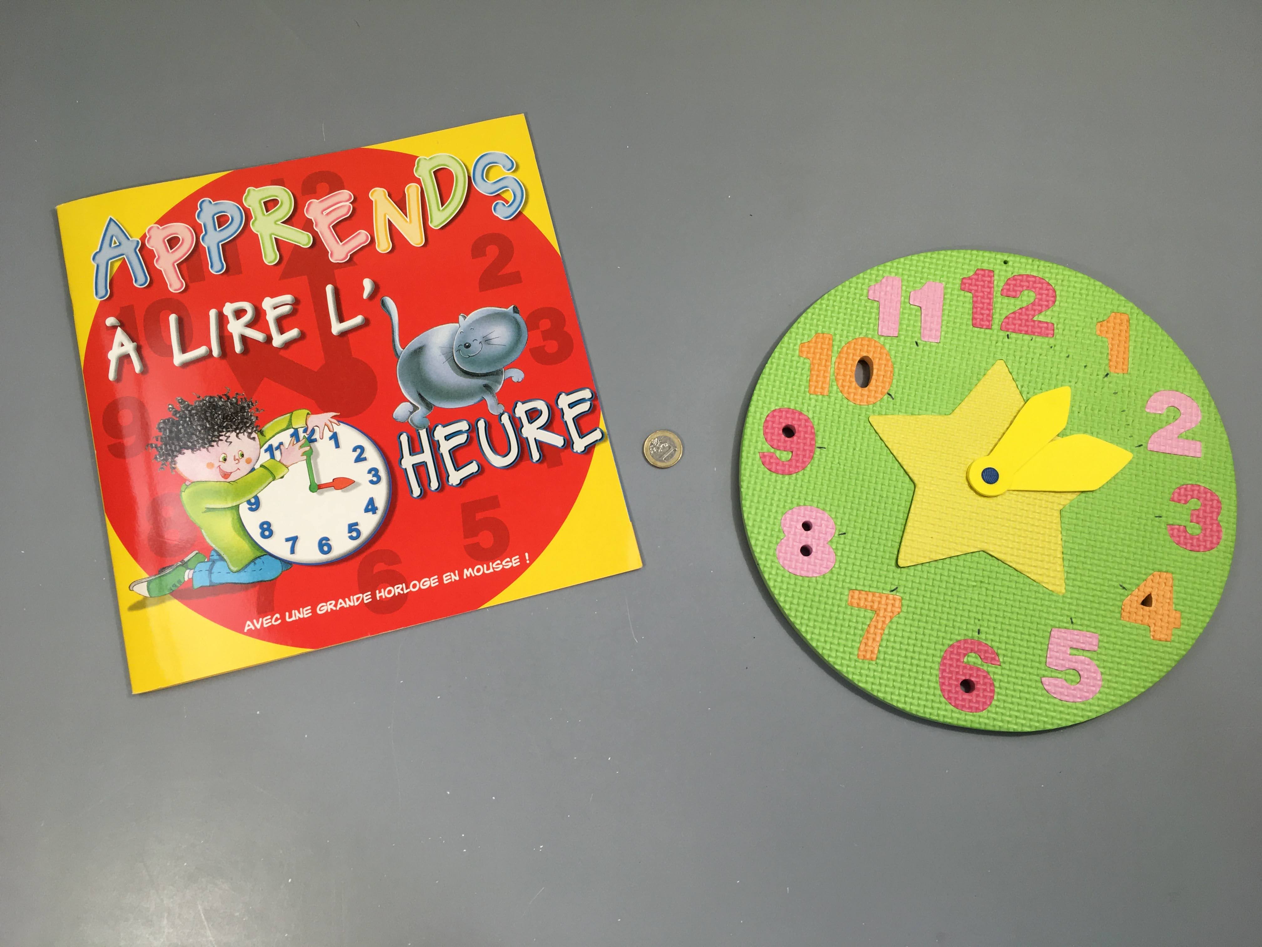 Apprends à lire l'heure + horloge en mousse (traits au bic dessus)