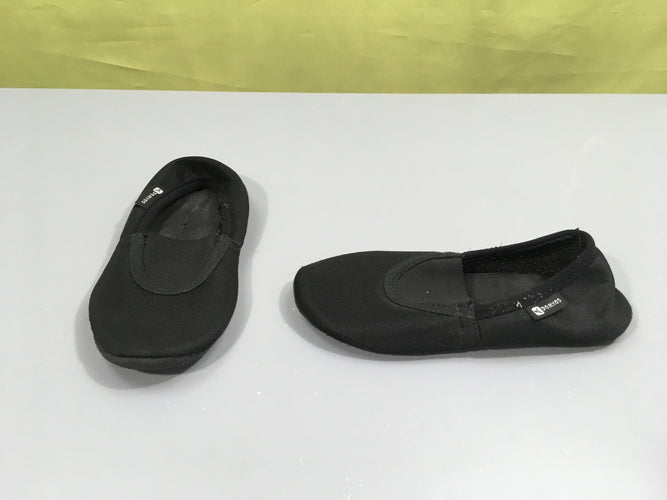 Chaussons de gym noir, moins cher chez Petit Kiwi