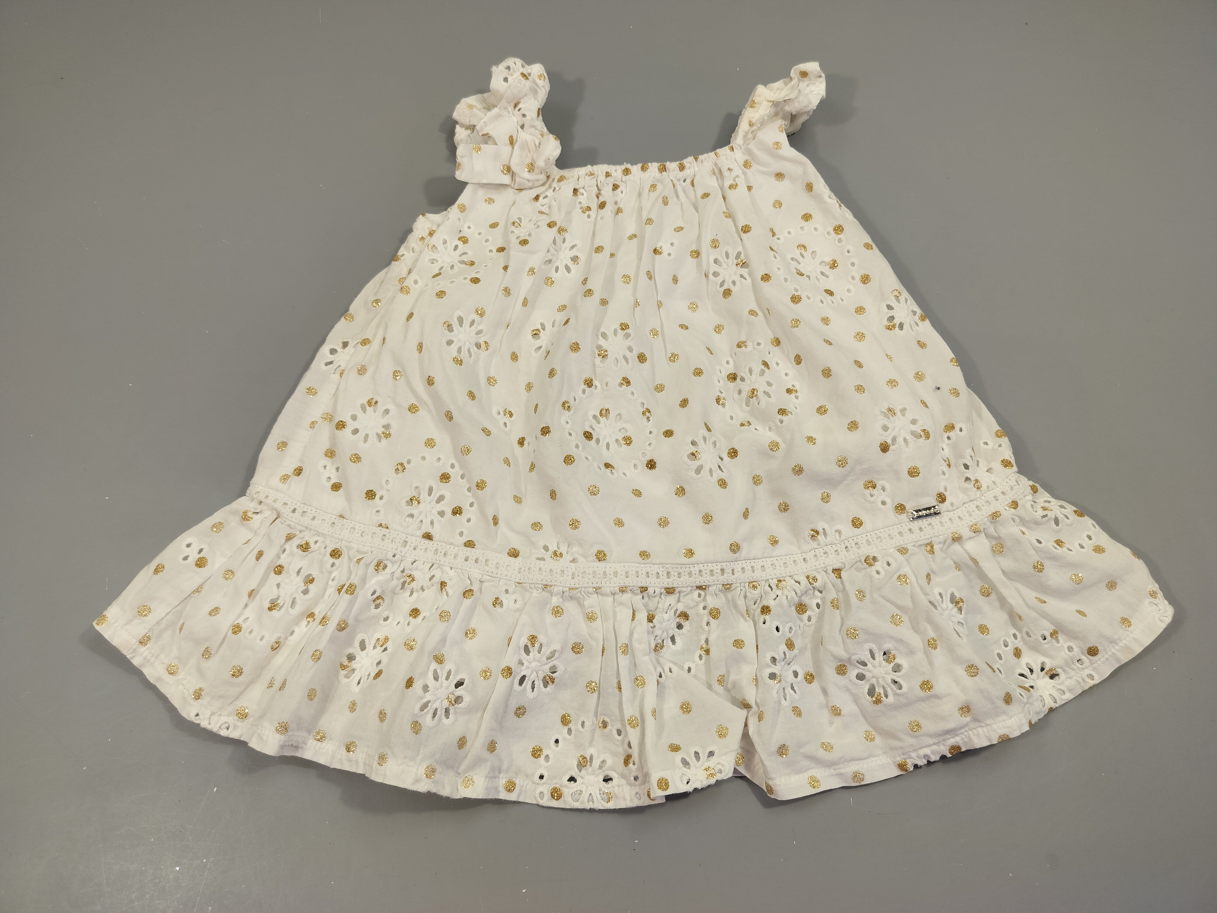 Robe s.m blanche , pois dorés pailletés. 100% coton