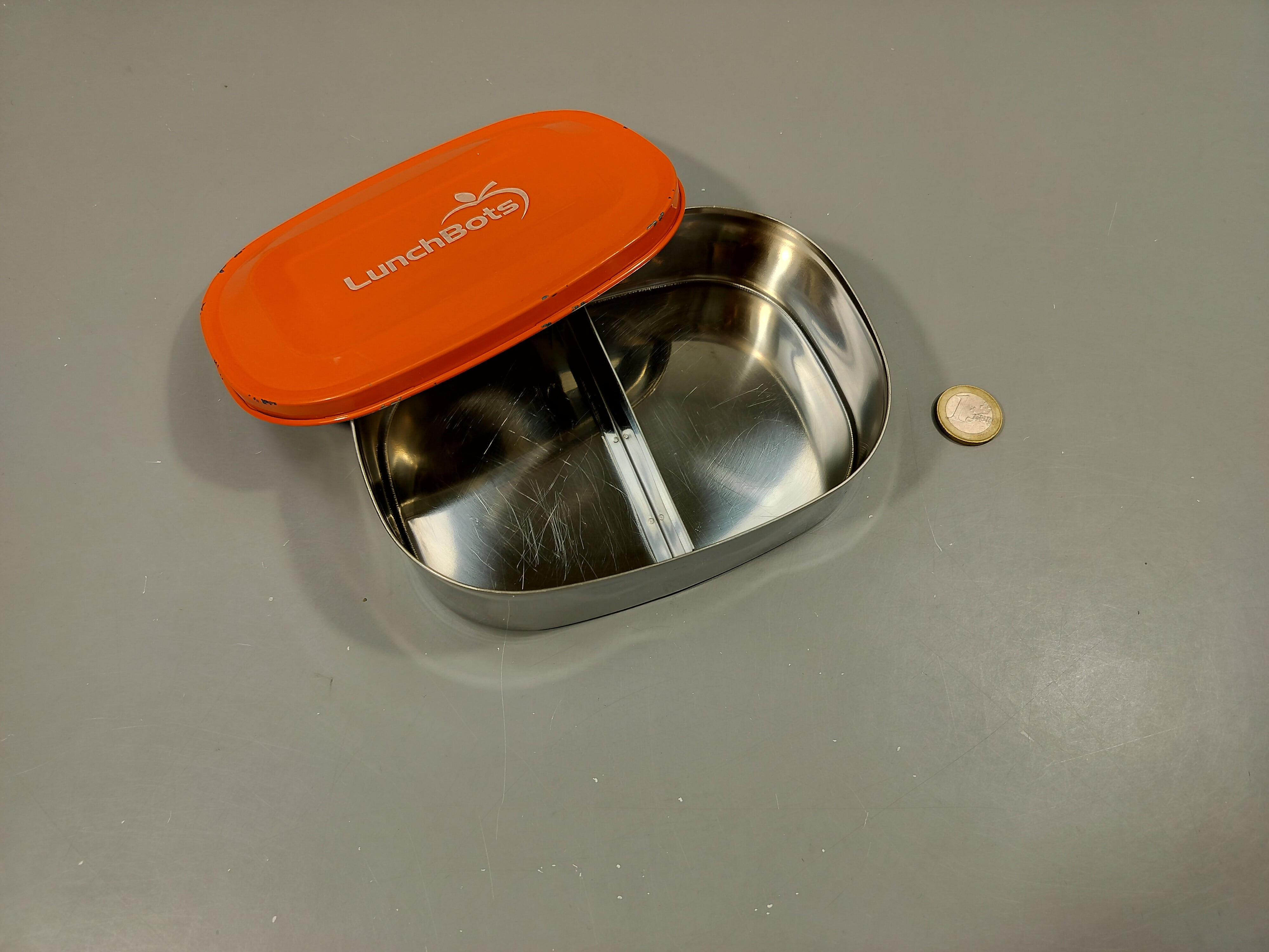 Boîte métallique couvercle orange LunchBots , quelques coups