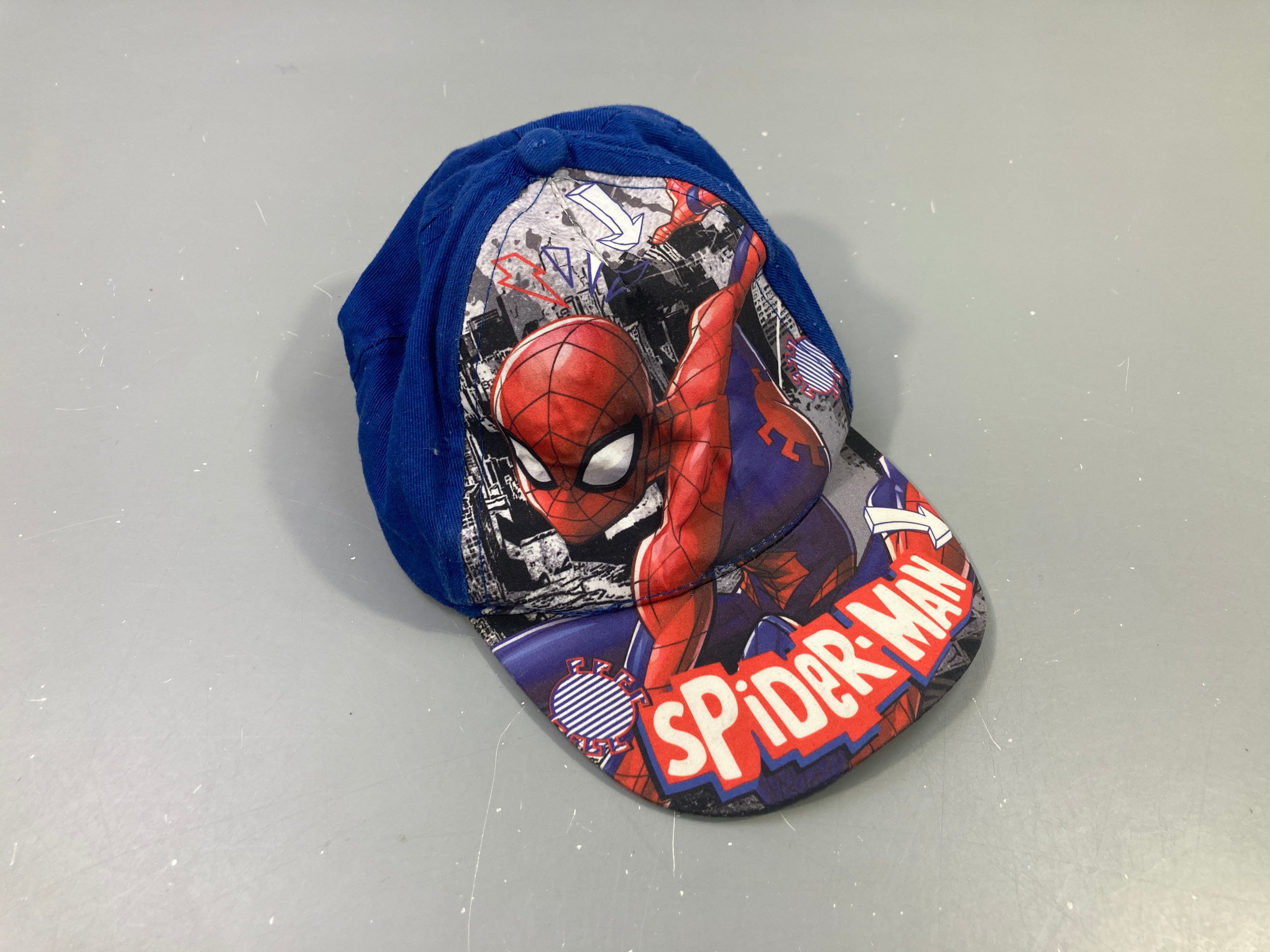 Casquette bleu rouge Spiderman 52cm