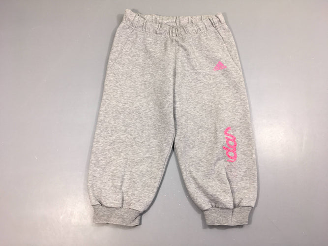 PantaCOURT de training gris Floc Adidias enlevé en partie, moins cher chez Petit Kiwi