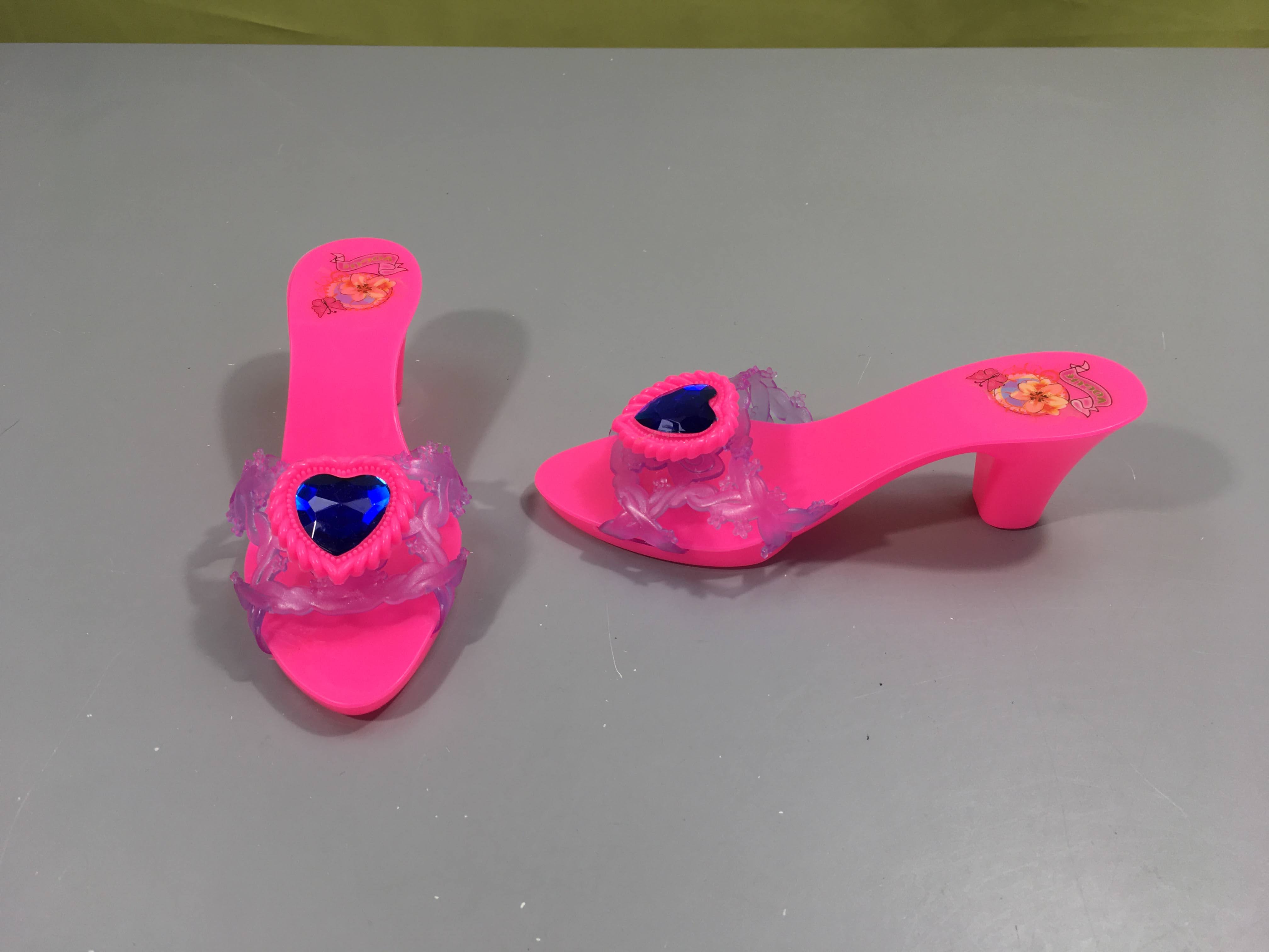 Sandales à talons rose princesse
