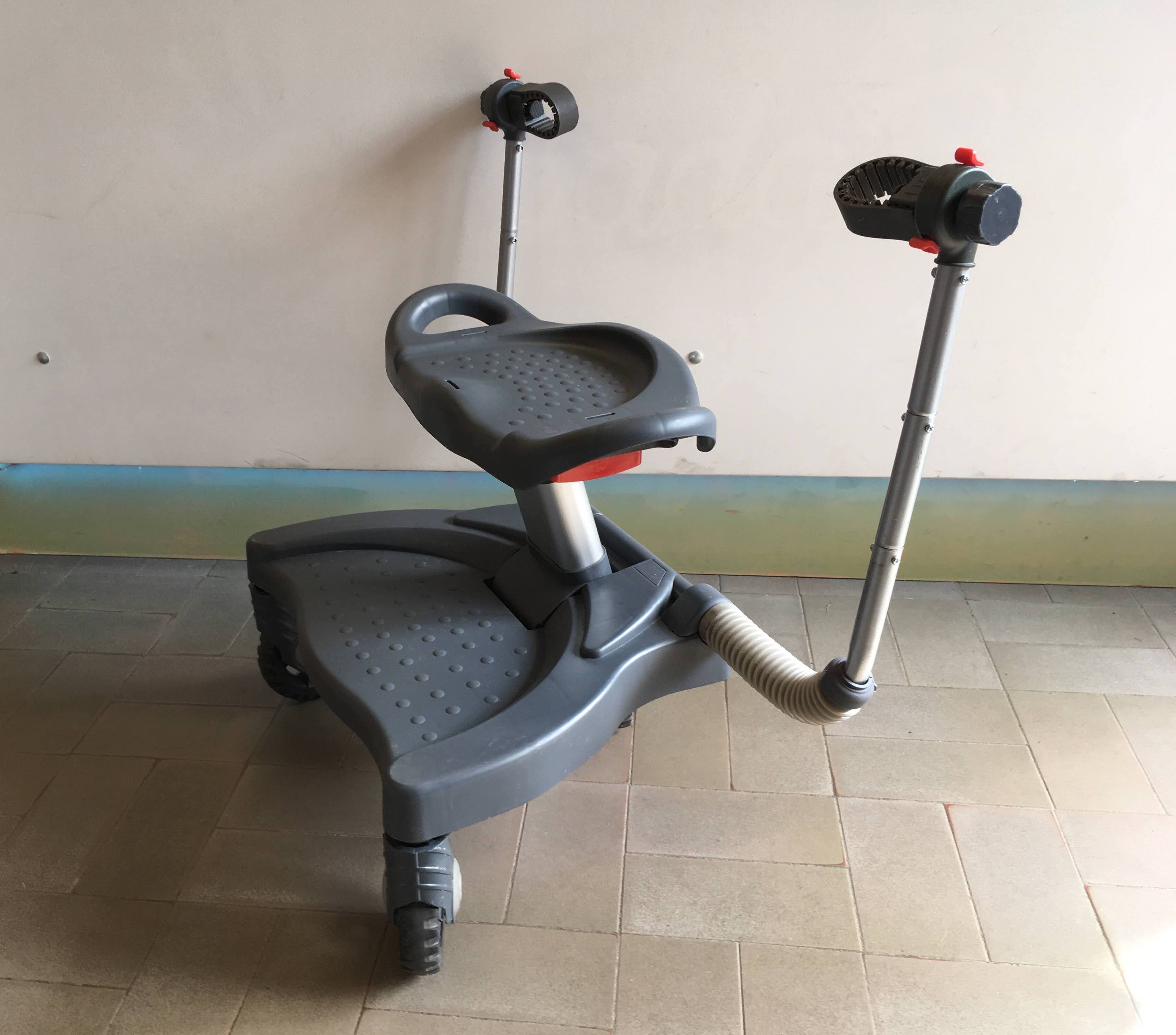 Planche à roulettes Pick-Up avec assise, boite abimée