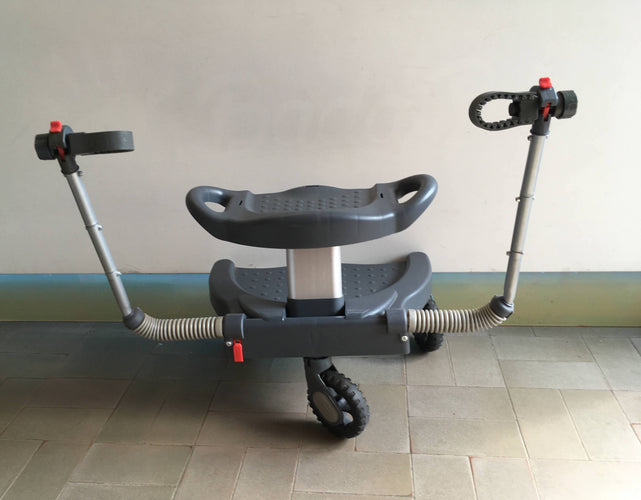 Planche à roulettes Pick-Up avec assise, boite abimée, moins cher chez Petit Kiwi