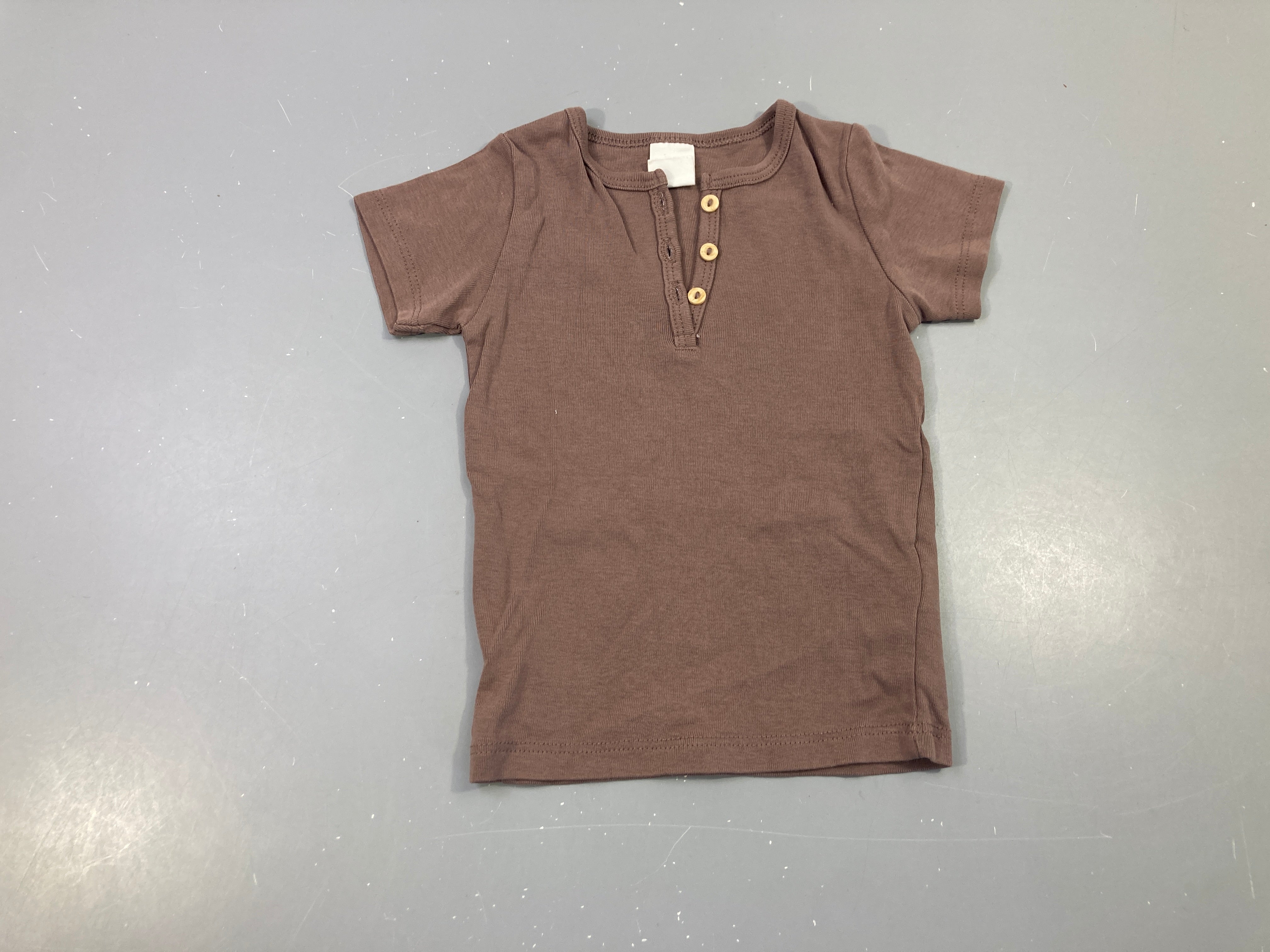 T-shirt m.c brun col boutonné