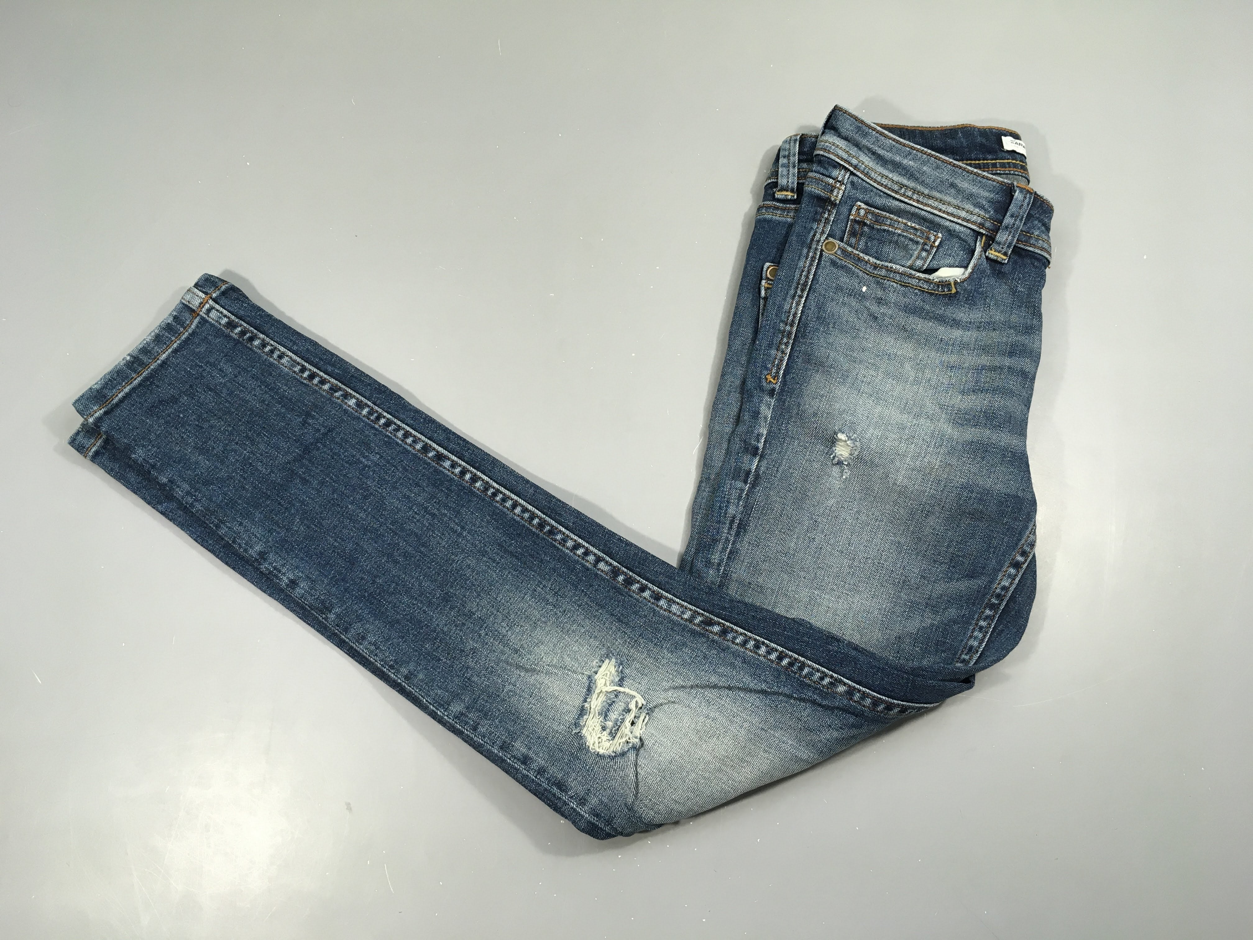 Jeans effet déchiré 34