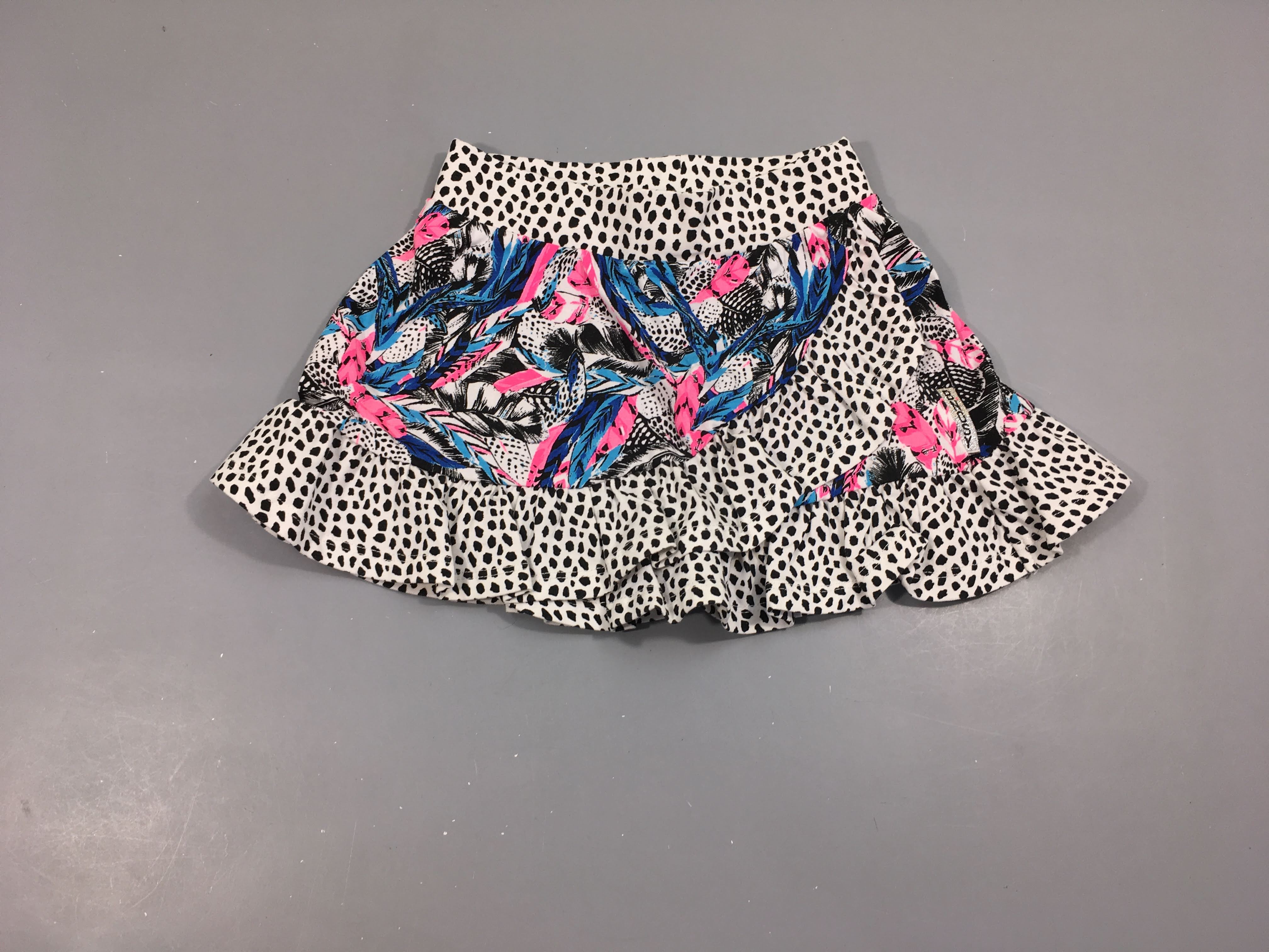 Jupe jersey à volants blanc pois noir motifs rose-bleu centre