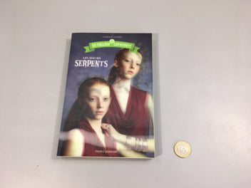 Les soeurs serpents, Le collège Lovecraft