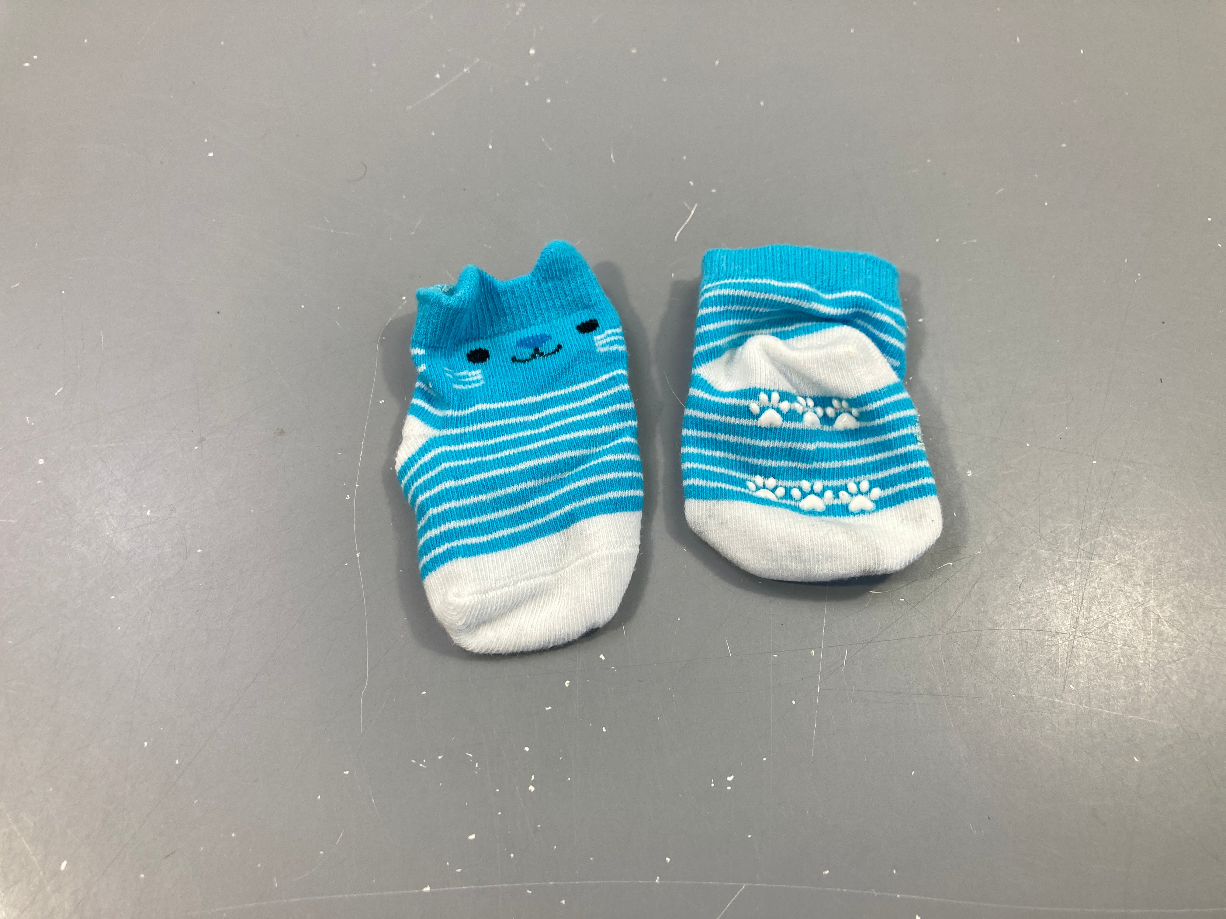 Chaussettes chat bleu rayé