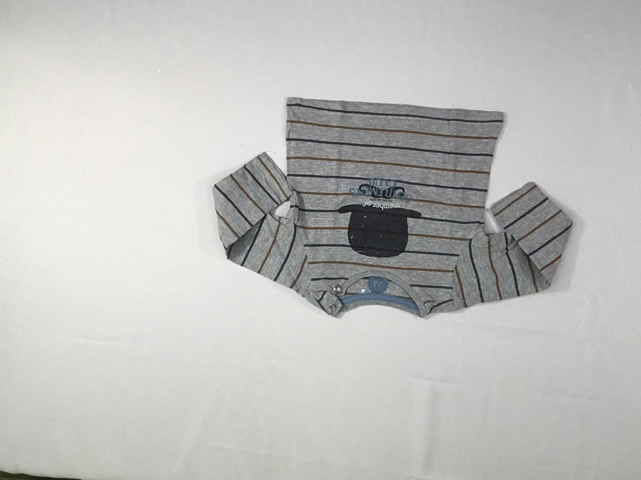 T-shirt m.l gris rayé brun chapeau