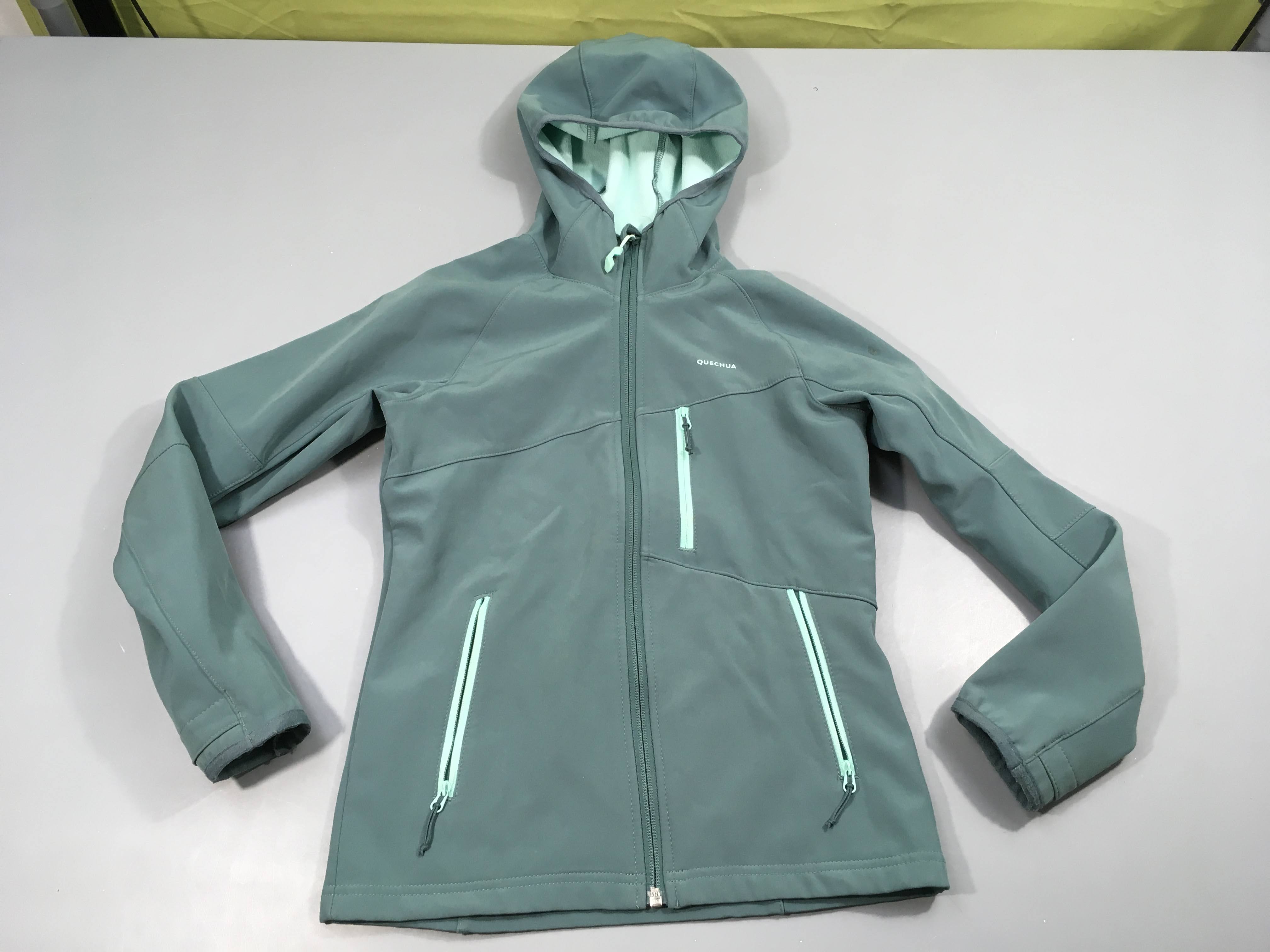 Veste softshell menthe-Qques taches voir photo-boulochée arrière bas