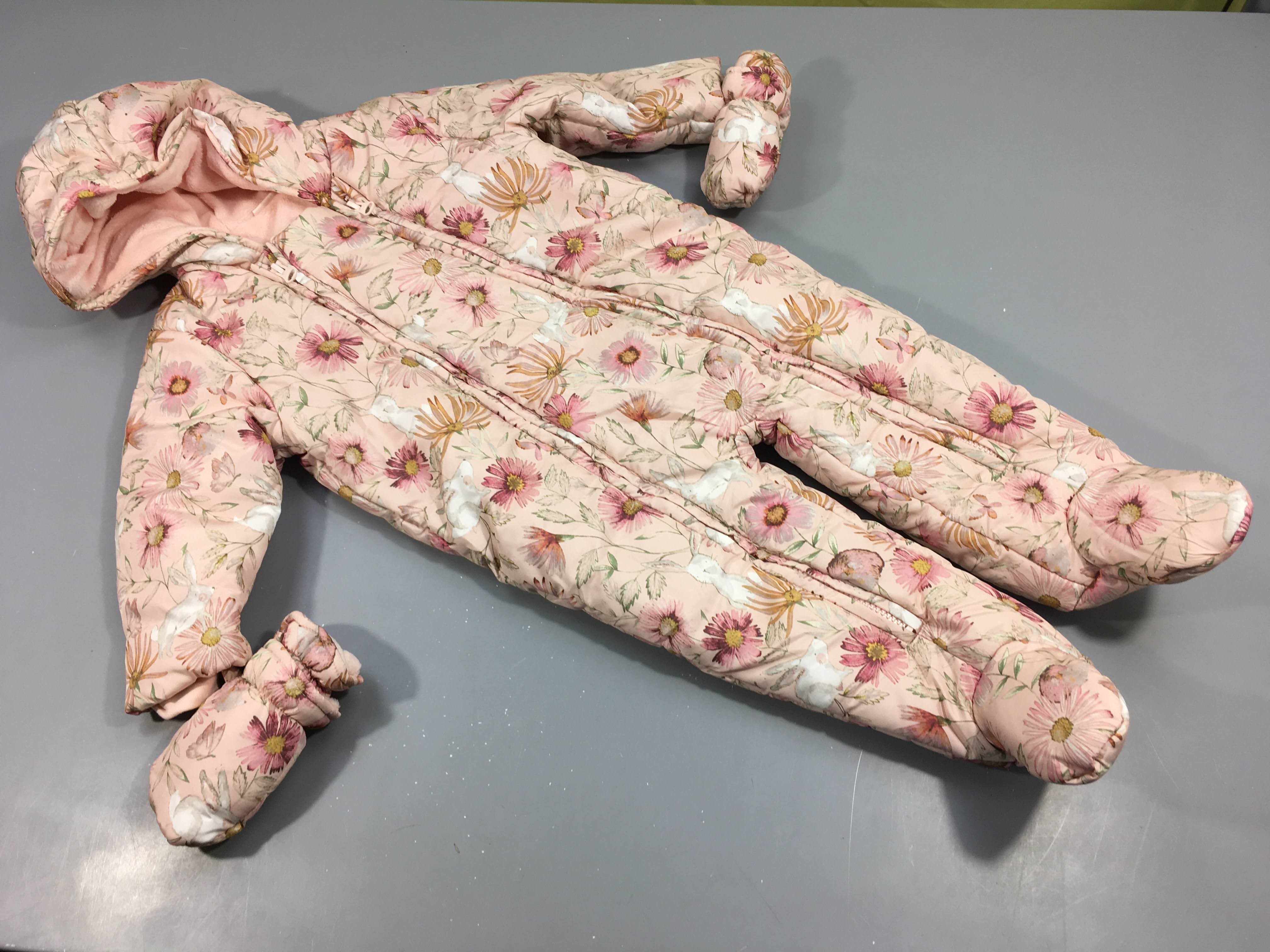 Combi pilote rose à fleurs, intérieur velours, moufles ammovibles