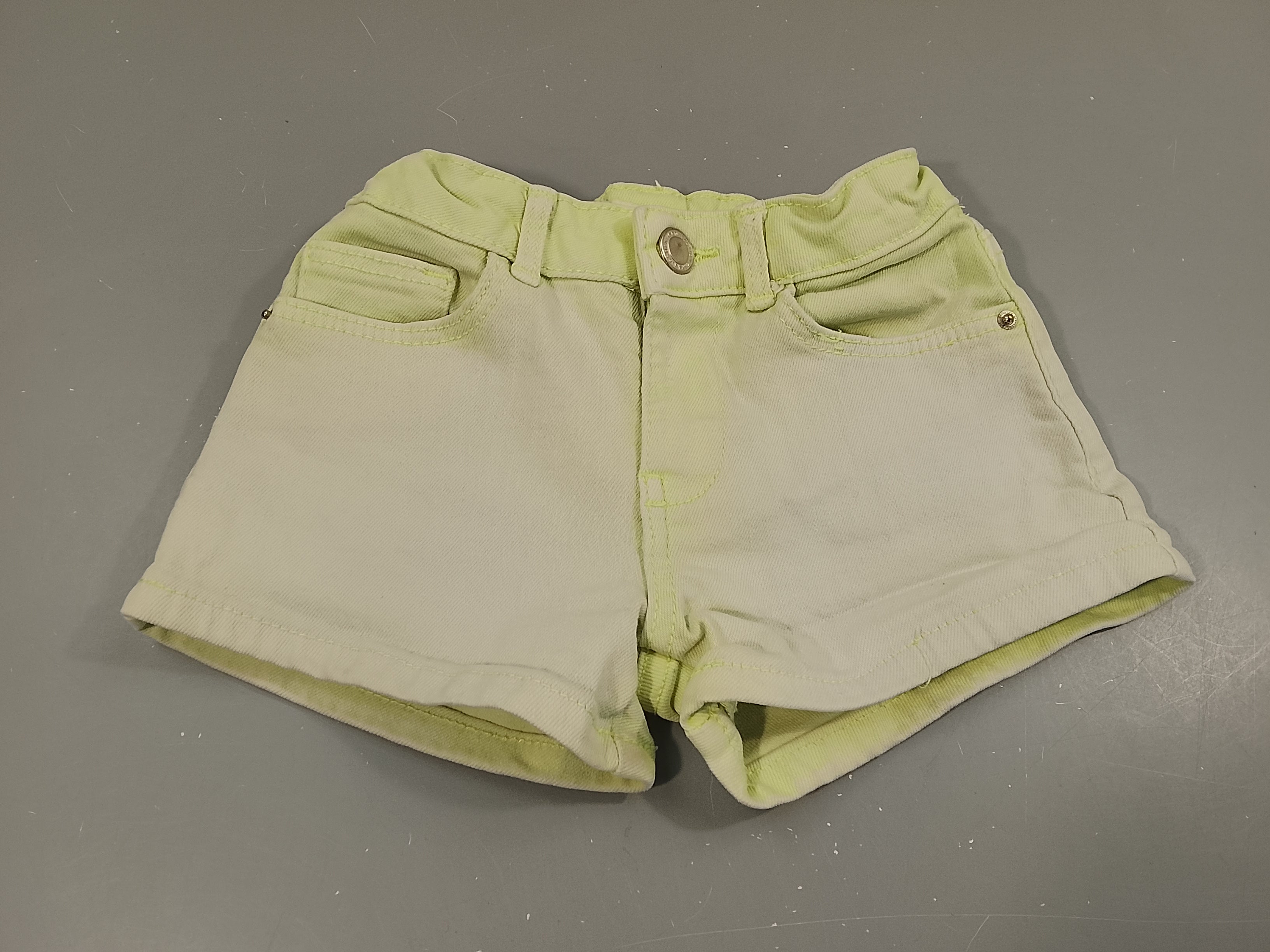 Short denim vert fluo effet délavé