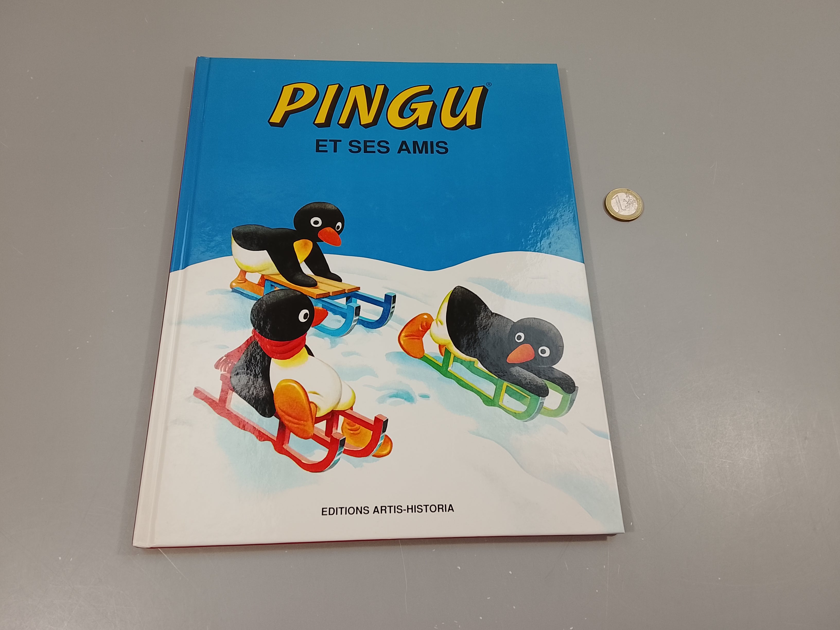 Pingu et ses amis(certaines pages collantes dû aux autocollants)