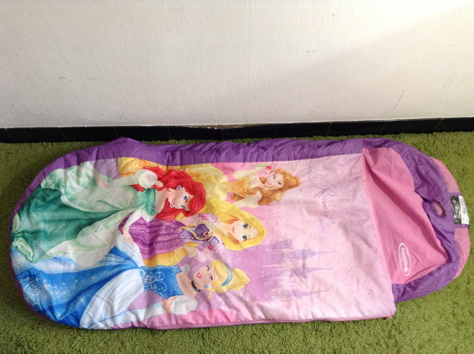 Lit gonflable de voyage Princesses, moins cher chez Petit Kiwi