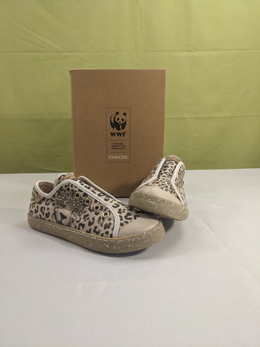 NEUF Baskets basses toile beige léopard - Geox 33, moins cher chez Petit Kiwi