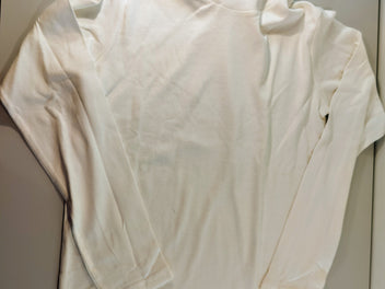 NEUF T-shirt m.l col roulé blanc (à relaver, tache noir)