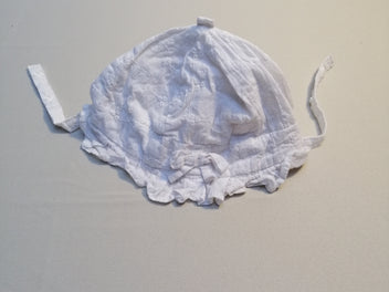 Chapeau blanc broderies (44cm)