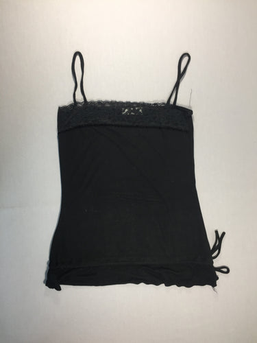 Pimkie - Top jersey noir fines bretelles  dentelle (S), moins cher chez Petit Kiwi