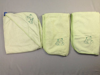 3 essuies/cape de bain vert ourson
