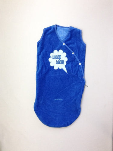 Sac de couchage bleu foncé sleep well!, moins cher chez Petit Kiwi