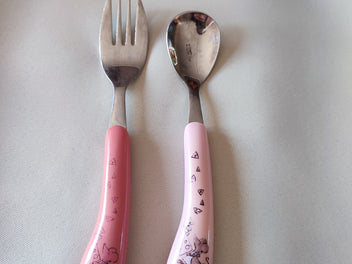 Cuillère et fourchette rose souris