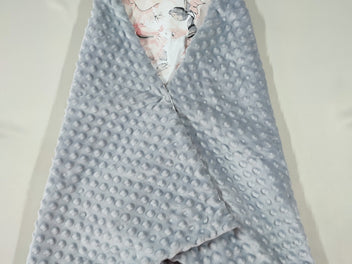Couverture nid d'ange velours minky grise/jersey motifs fleuri