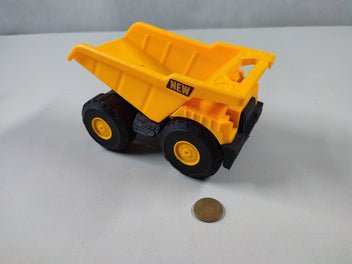 Camion de chantier jaune